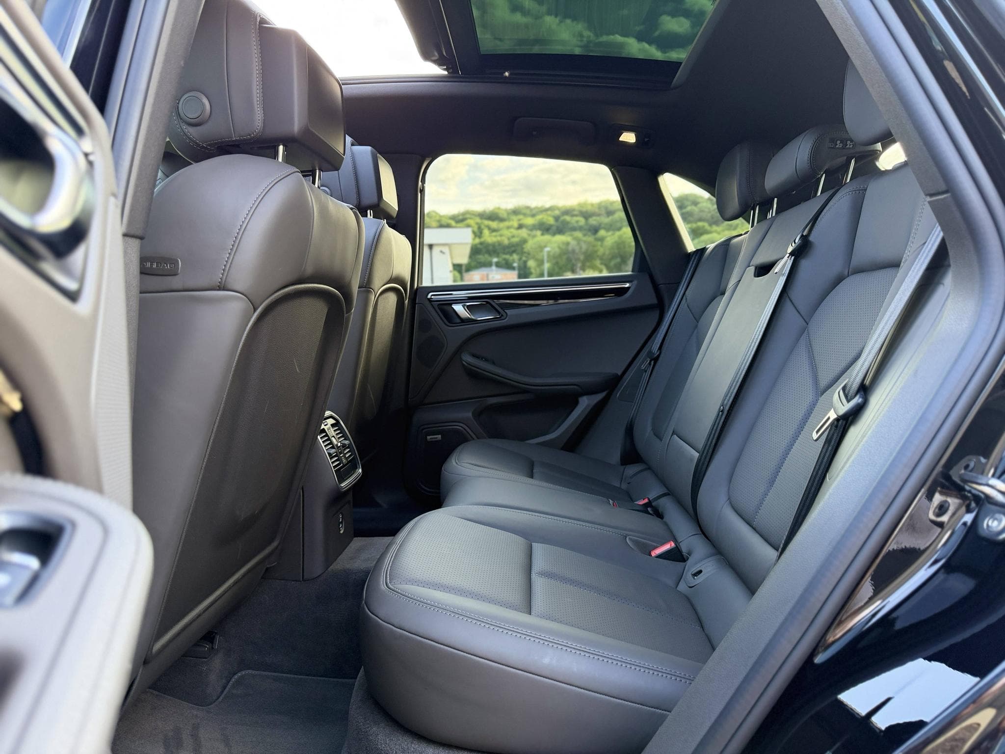 Porsche Macan S 3.0 V6 354ch – 1ère Main, Très Belle Configuration, Malus (2019) - Photo 35