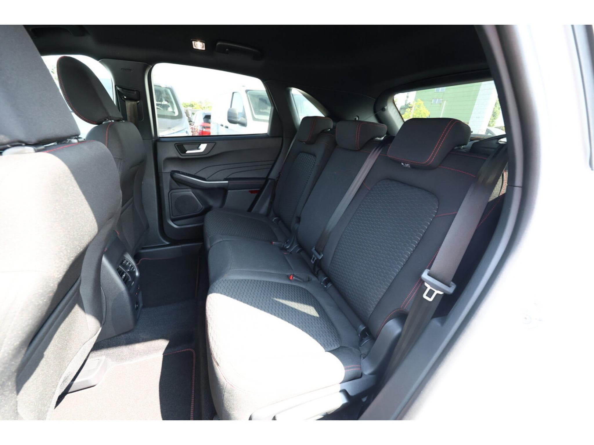 Ford Kuga 2.5 PHEV 242 Auto ST-Line (2026) - Photo 8