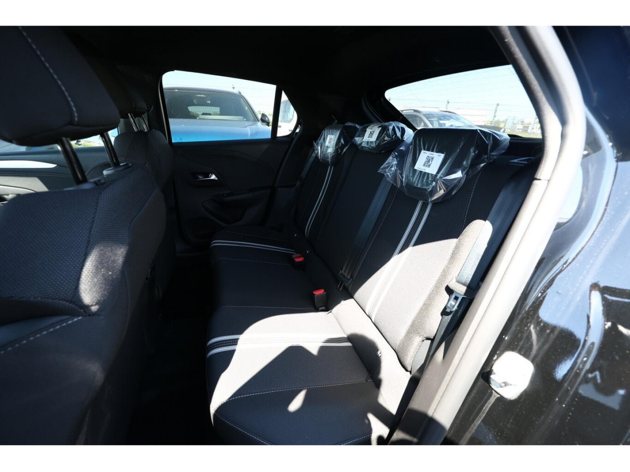 Opel Corsa 1.2 Hybride 145 e-DC6 (2025) - Photo 8