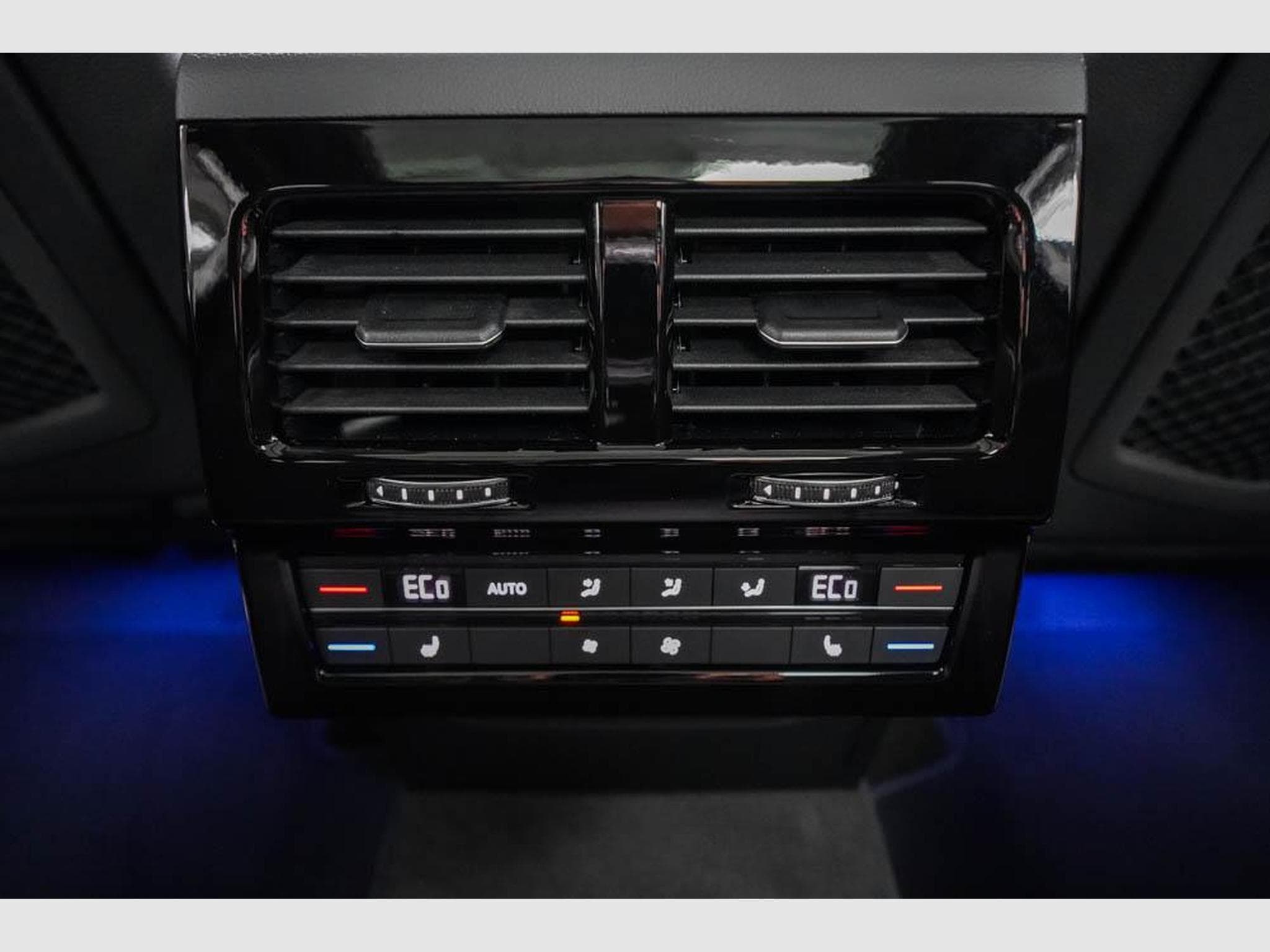 VW Touareg 3,0 V6 TDI (2026) - Photo 18