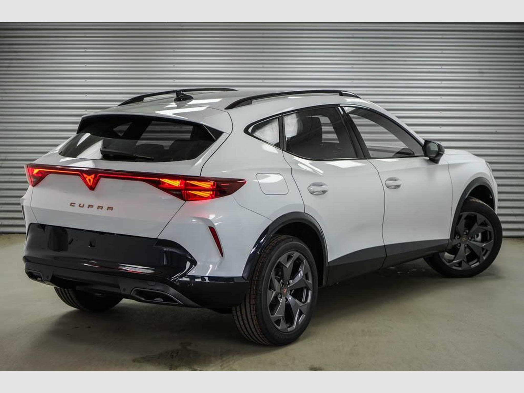 Cupra Formentor 1,5 eTSI DSG (2026) - Photo 3