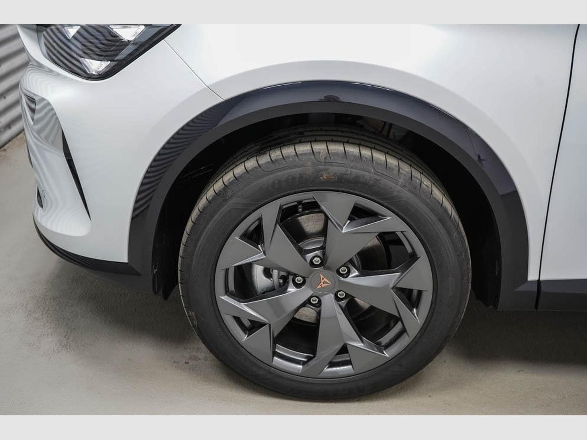 Cupra Formentor 1,5 eTSI DSG (2026) - Photo 5