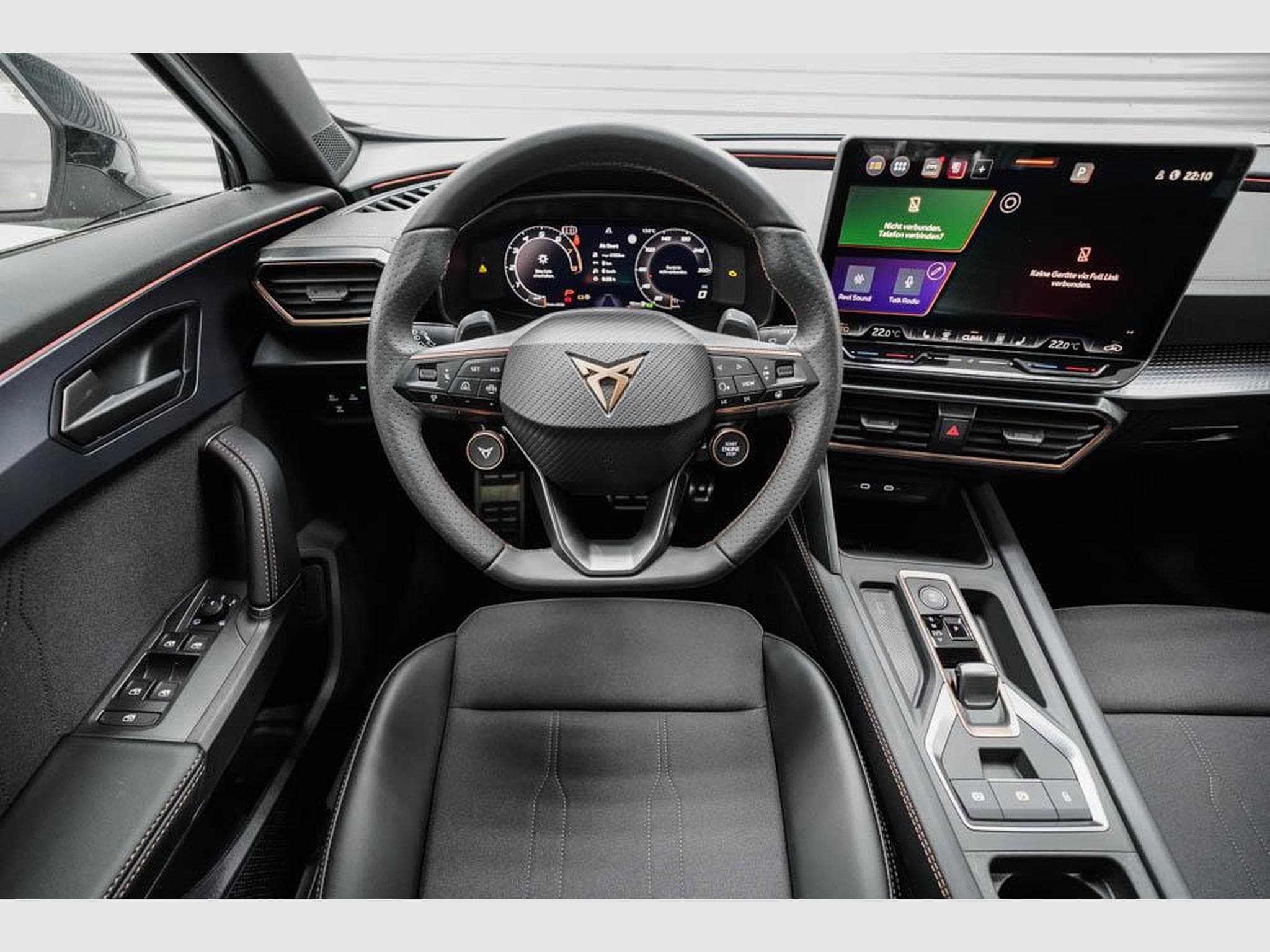 Cupra Formentor 1,5 eTSI DSG (2026) - Photo 8
