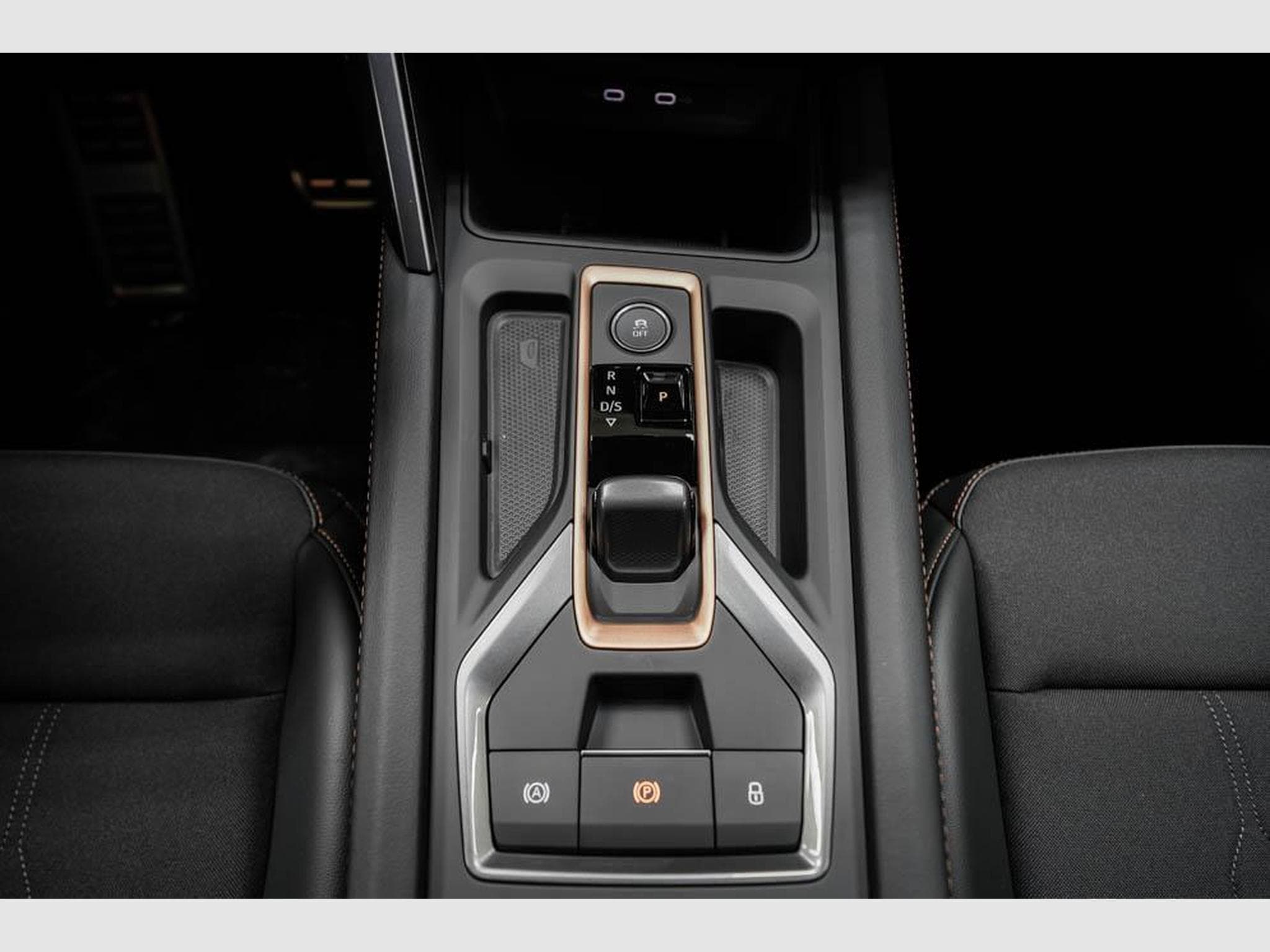 Cupra Formentor 1,5 eTSI DSG (2026) - Photo 12