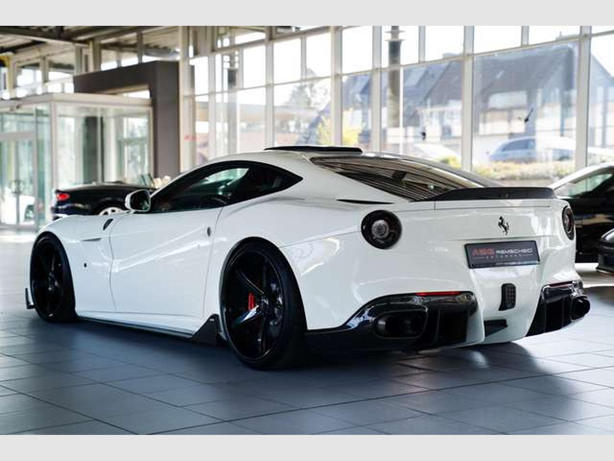 Ferrari F12 Berlinetta Berlinetta *Einzelstück *Carbon *Lift *22 * (2015) - Photo 34