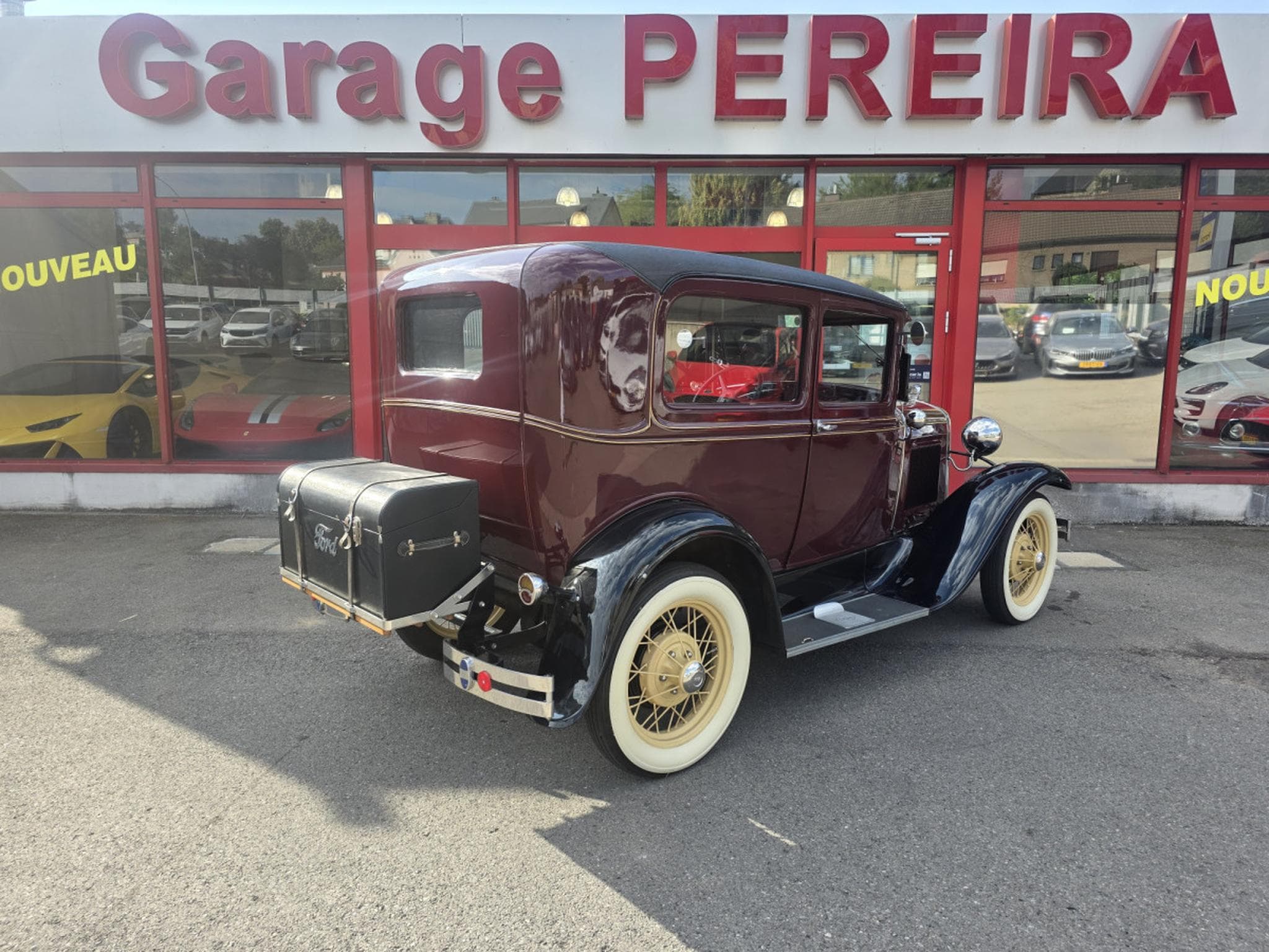 Ford Tudor Ford Model A Tudor Delux Version (1930) - Photo 3