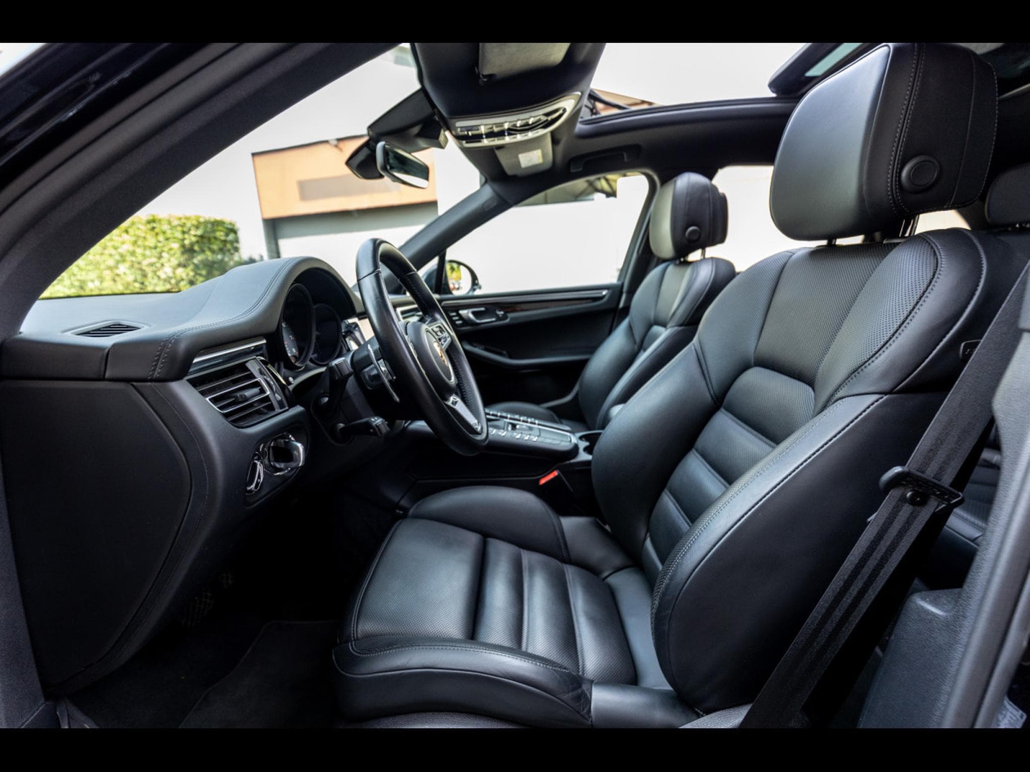 Porsche Macan II 3.0 S PDK (354 CH) – JET BLACK METALLIC (2020) - Photo 10