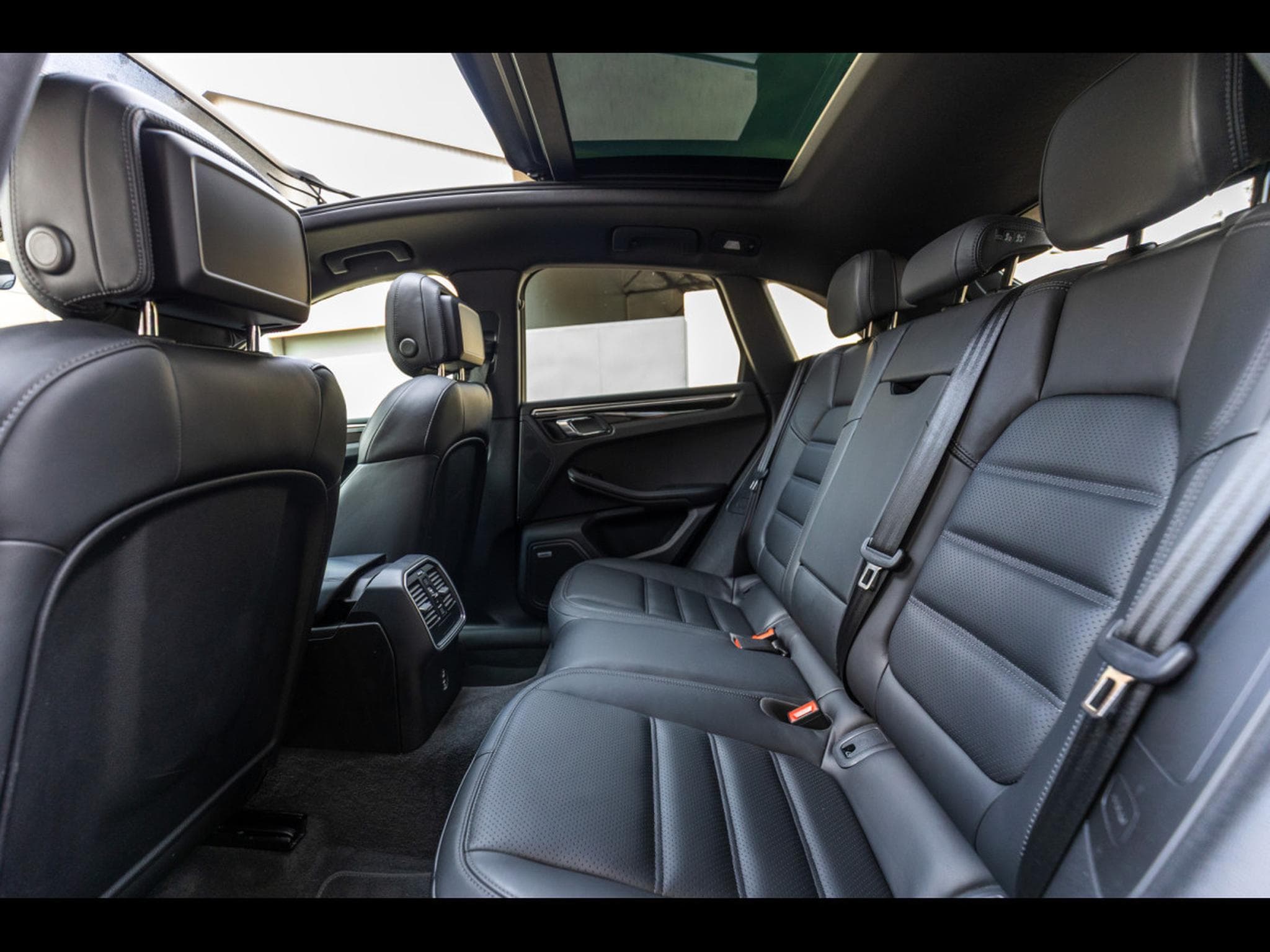 Porsche Macan II 3.0 S PDK (354 CH) – JET BLACK METALLIC (2020) - Photo 12