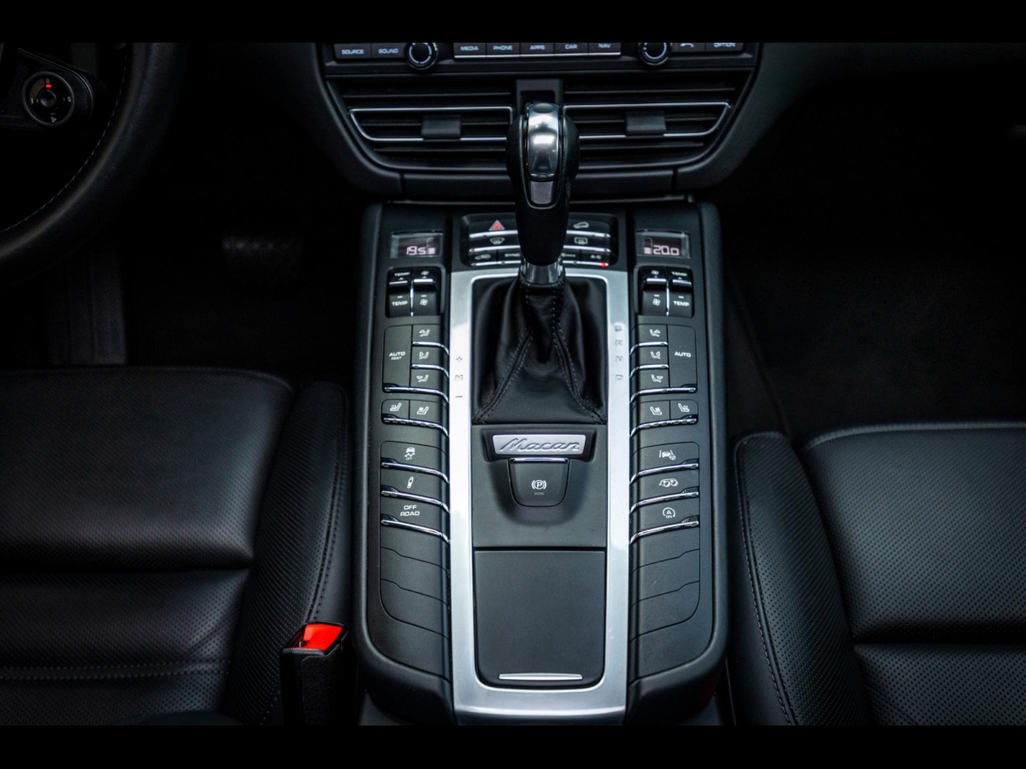 Porsche Macan II 3.0 S PDK (354 CH) – JET BLACK METALLIC (2020) - Photo 18