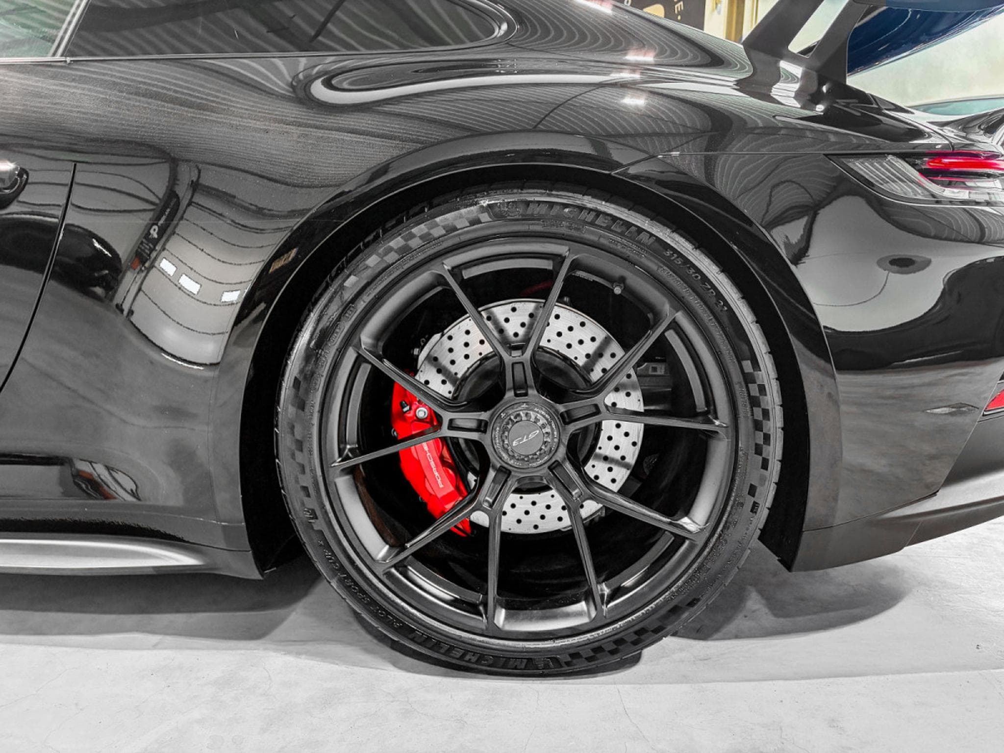 Porsche 911 911/992 GT3 CLUBSPORT AKRAPOVIC  /Vollschalensitze (2022) - Photo 6