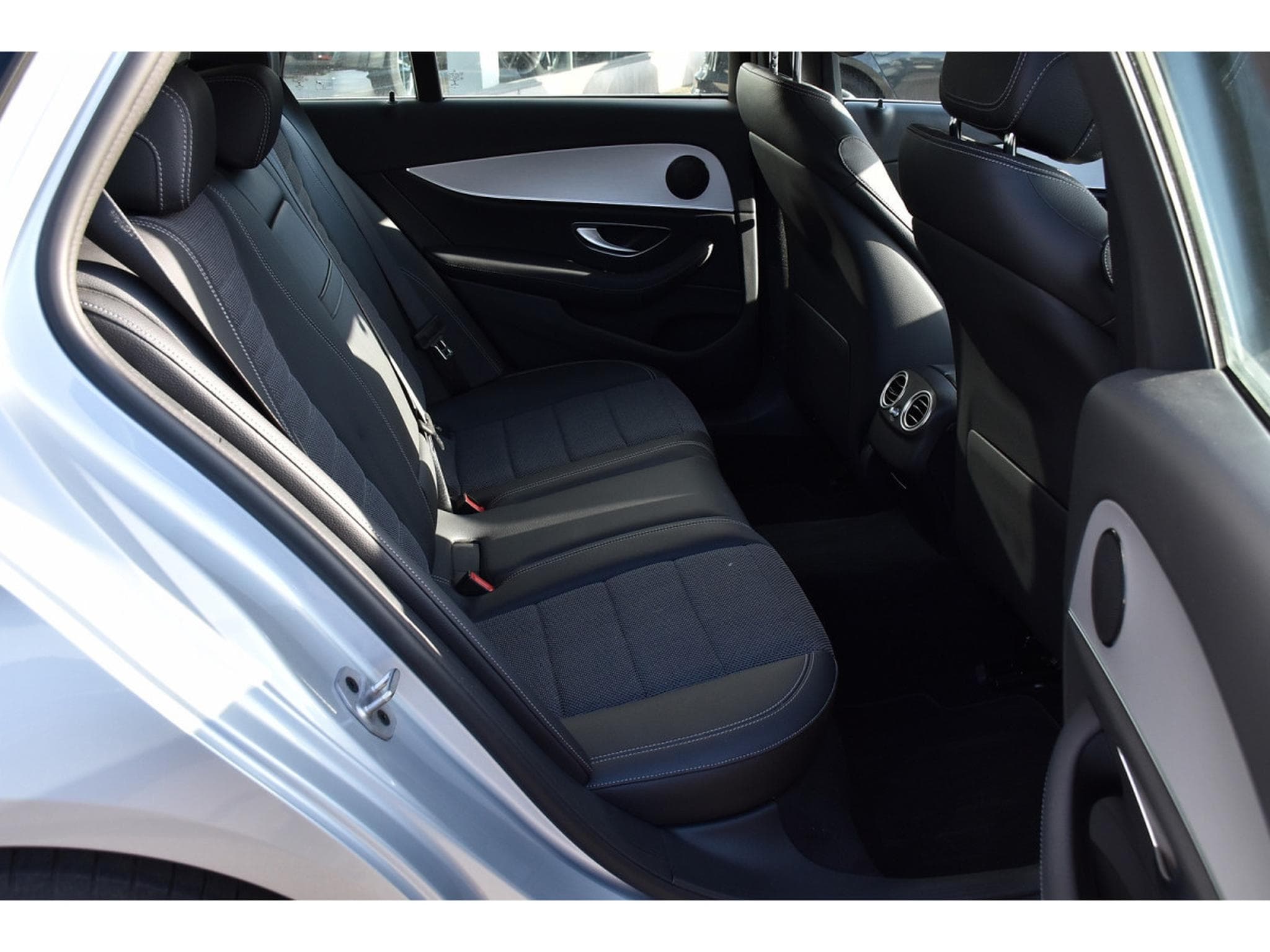 Mercedes E 200 CDI Break 9G-Tronic ANGLE MORT ATT REMORQUE CAM (2022) - Photo 7