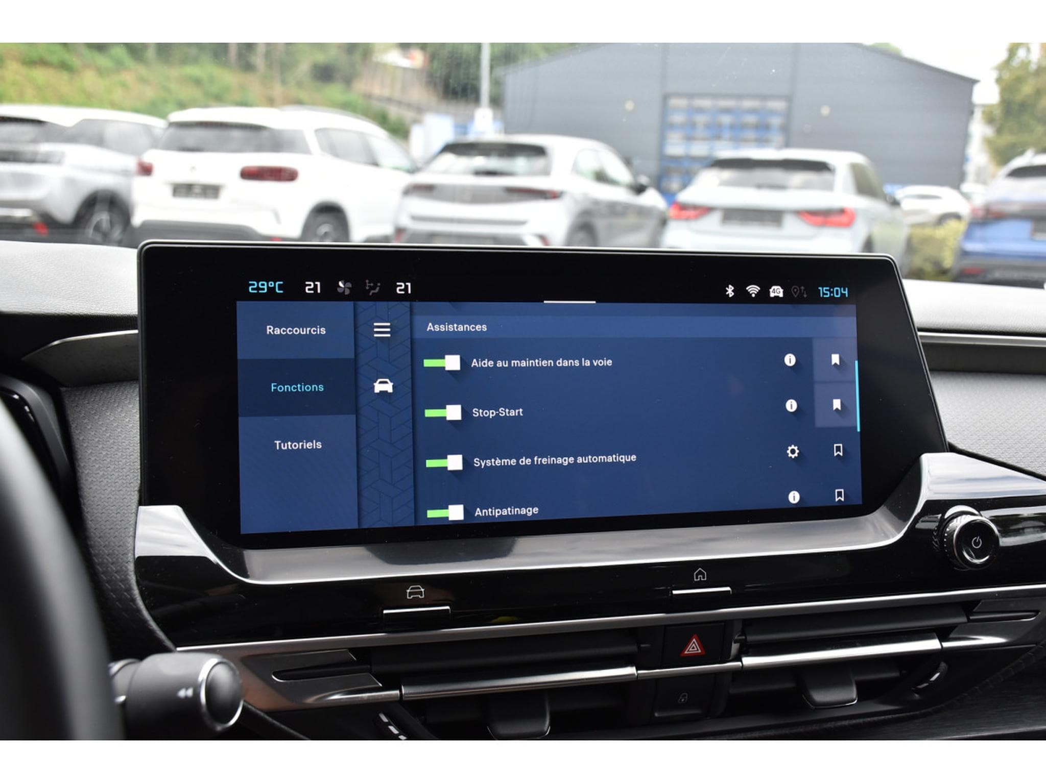 Citroën C5 X 1.2 130 PLUS EAT8 CUIR ACC HUD LANE 1° MAIN (2024) - Photo 16