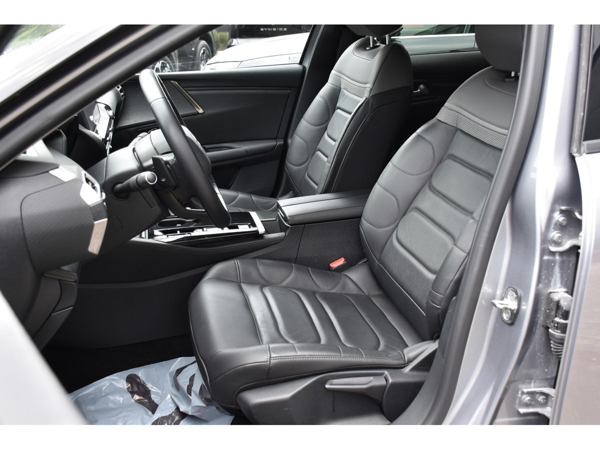 Citroën C5 X 1.2 130 PLUS EAT8 CUIR ACC HUD LANE 1° MAIN (2024) - Photo 6