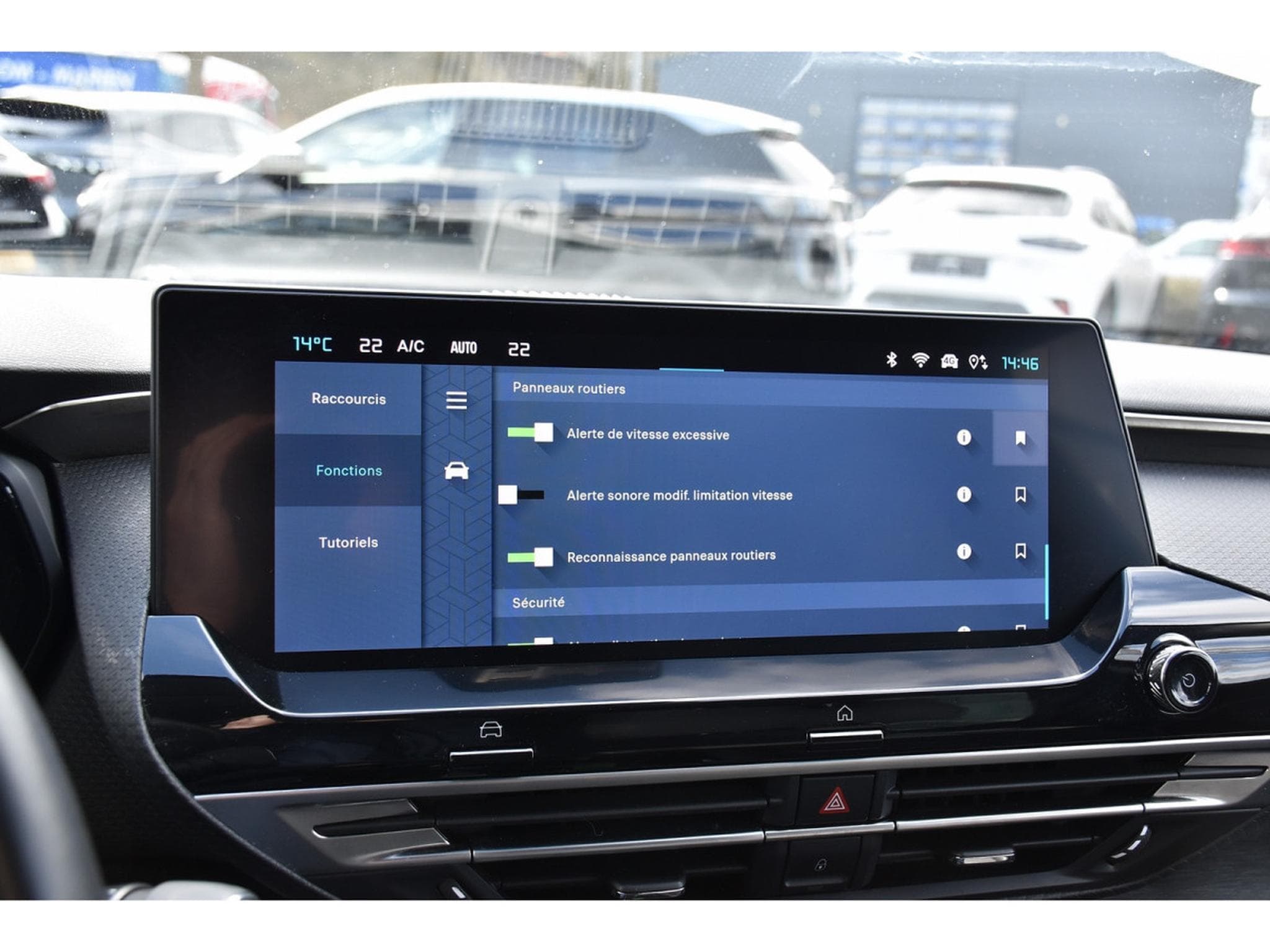 Citroën C5 X 1.2 130 PLUS EAT8 CUIR ACC HUD LANE 1° MAIN (2024) - Photo 14