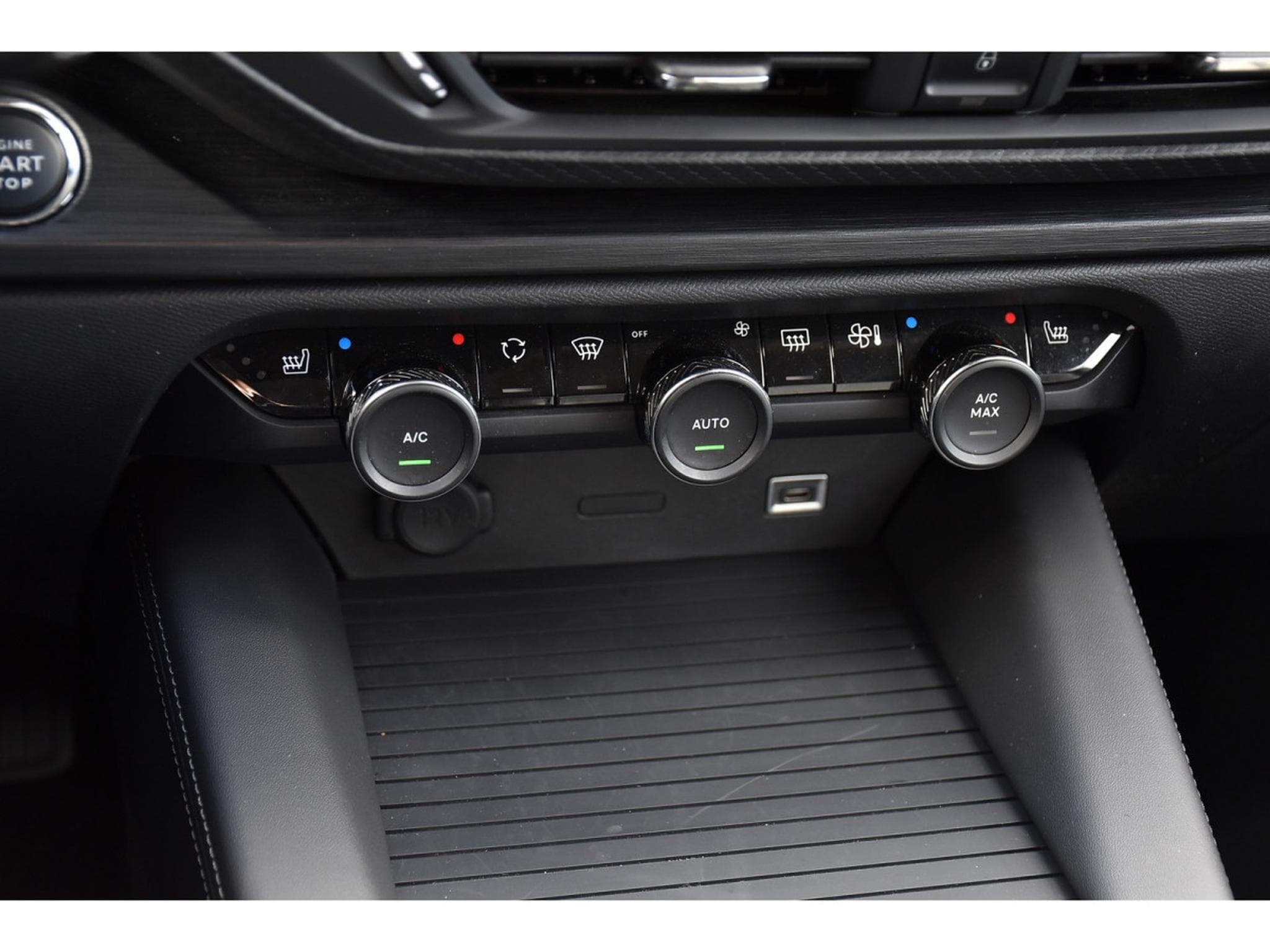 Citroën C5 X 1.2 130 PLUS EAT8 CUIR ACC HUD LANE 1° MAIN (2024) - Photo 18