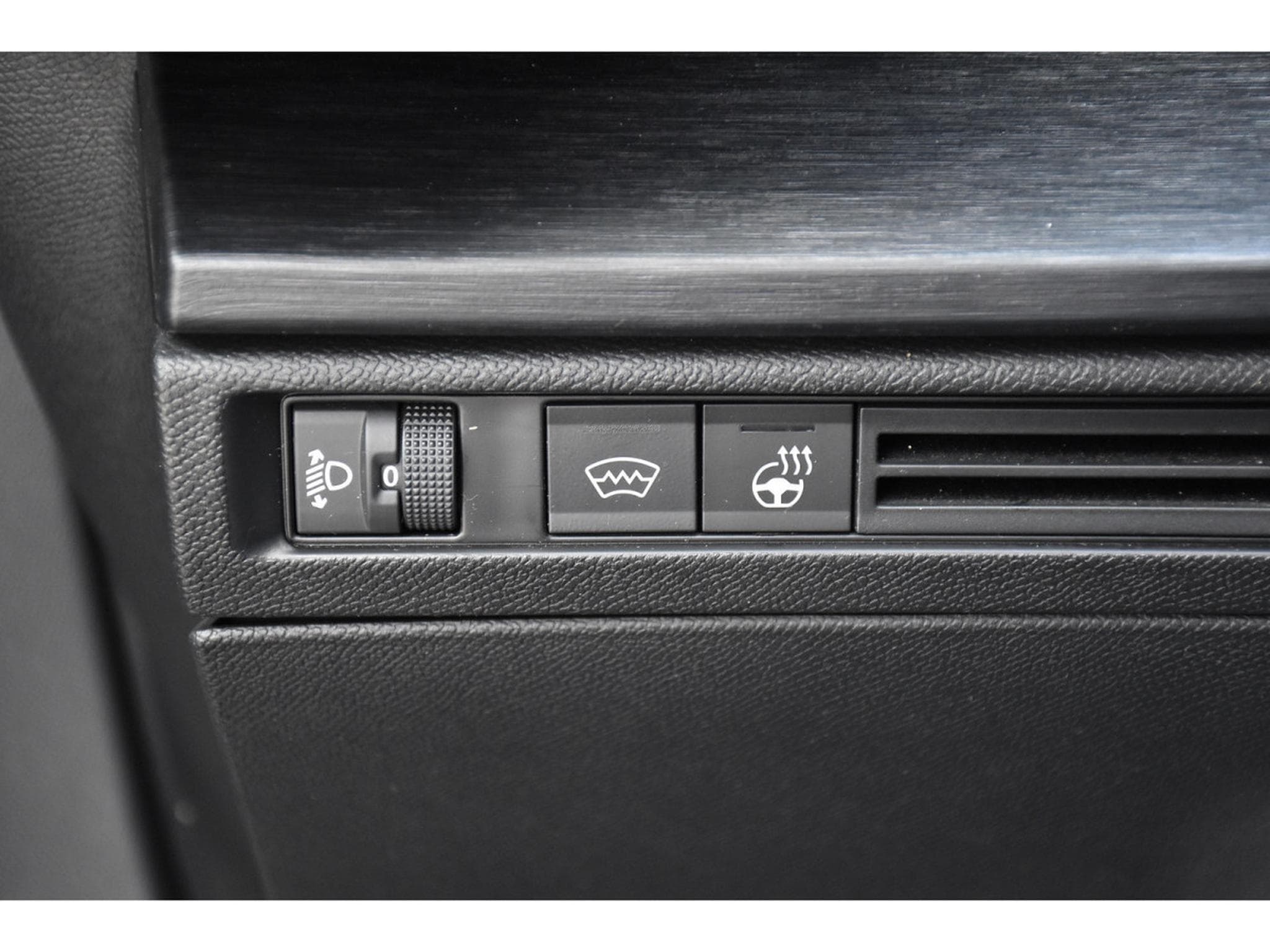 Citroën C5 X 1.2 130 PLUS EAT8 CUIR ACC HUD LANE 1° MAIN (2024) - Photo 21