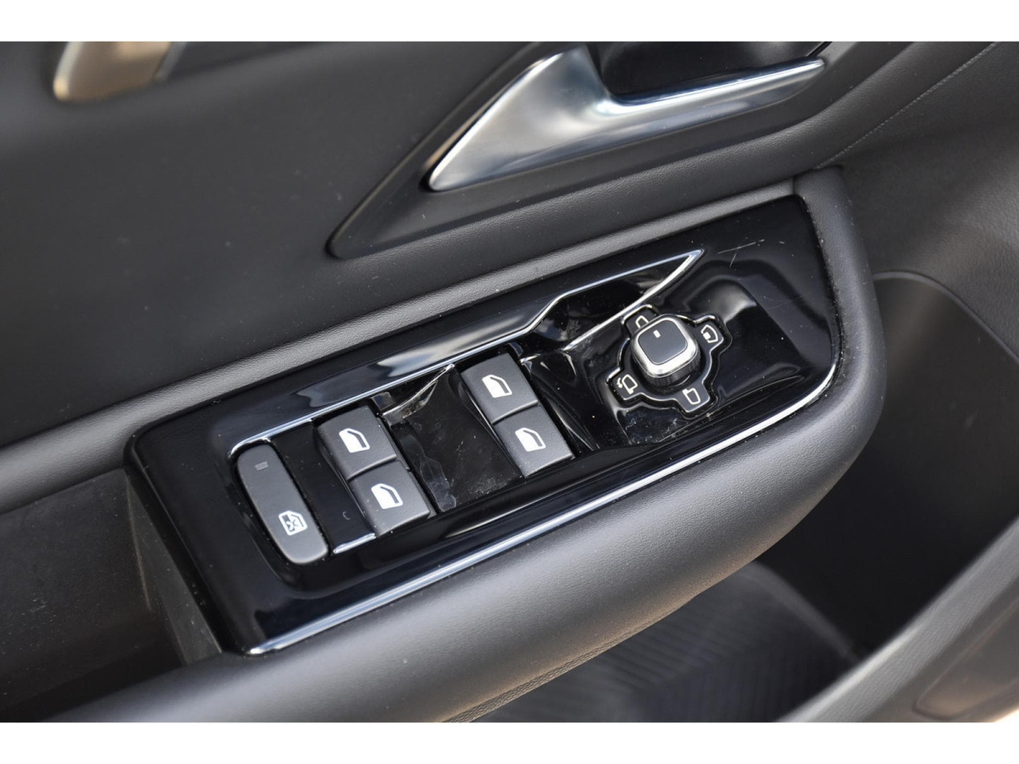 Citroën C5 X 1.2 130 PLUS EAT8 CUIR ACC HUD LANE 1° MAIN (2024) - Photo 22