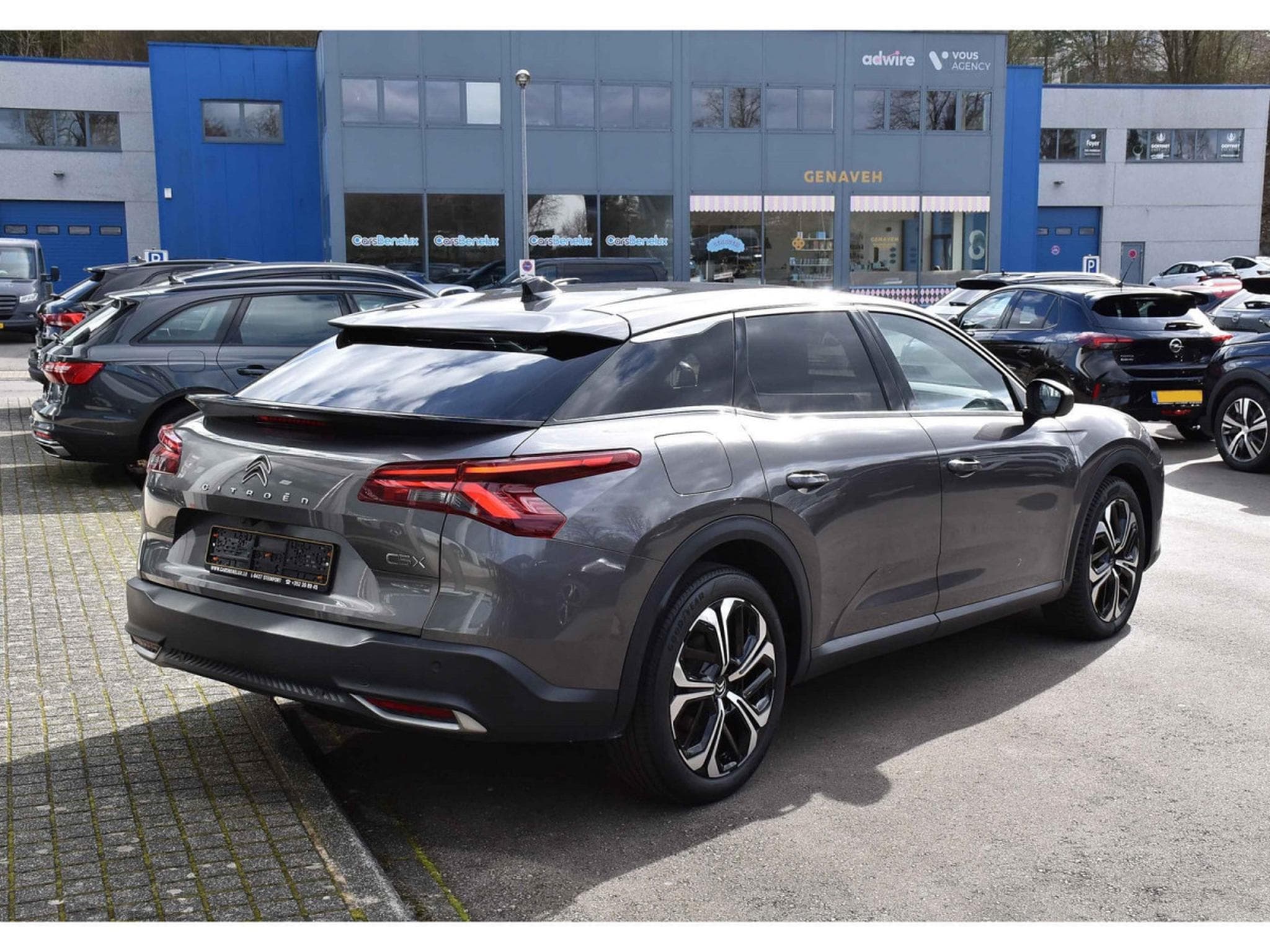 Citroën C5 X 1.2 130 PLUS EAT8 CUIR ACC HUD LANE 1° MAIN (2024) - Photo 4