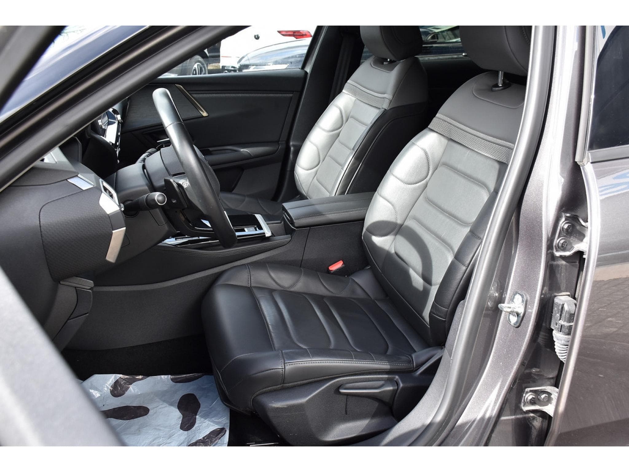 Citroën C5 X 1.2 130 PLUS EAT8 CUIR ACC HUD LANE 1° MAIN (2024) - Photo 6