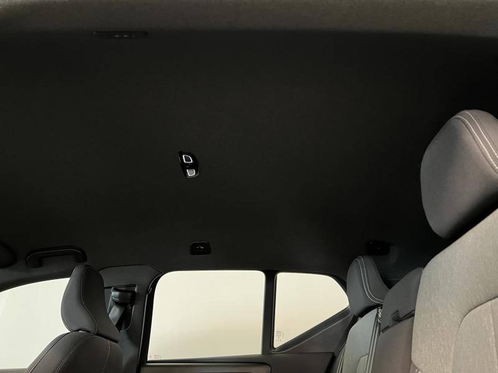 Volvo XC40 Core (2024) - Photo 12