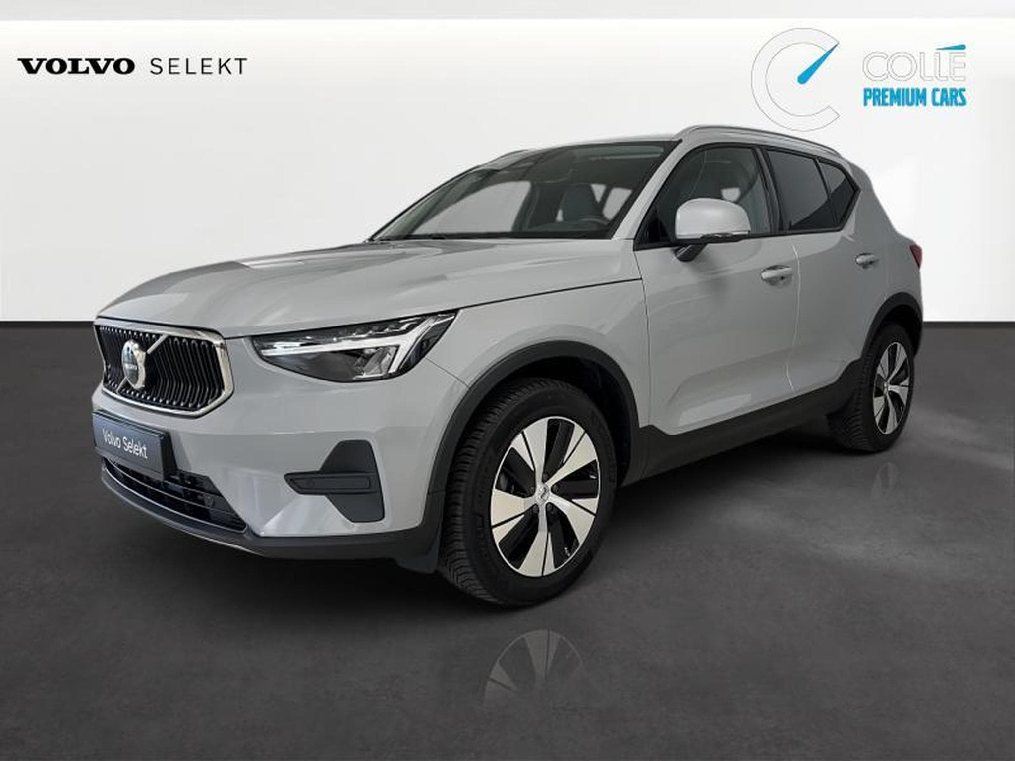 Volvo XC40 Core (2025) - Photo 1