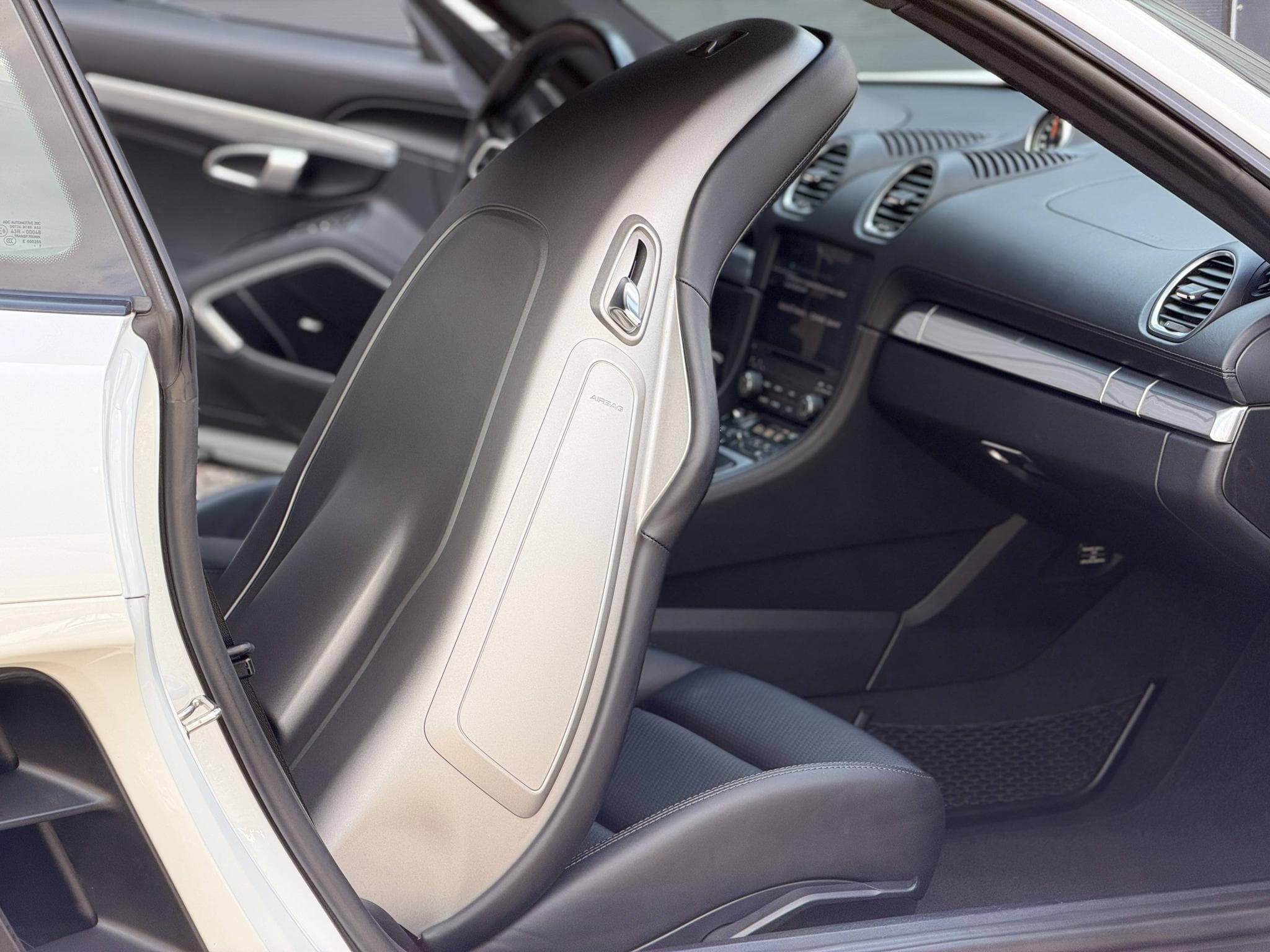 Porsche 718 2.5 350ch S PDK / Immat FR / 25 000€ d'options / Sport Chron (2018) - Photo 43