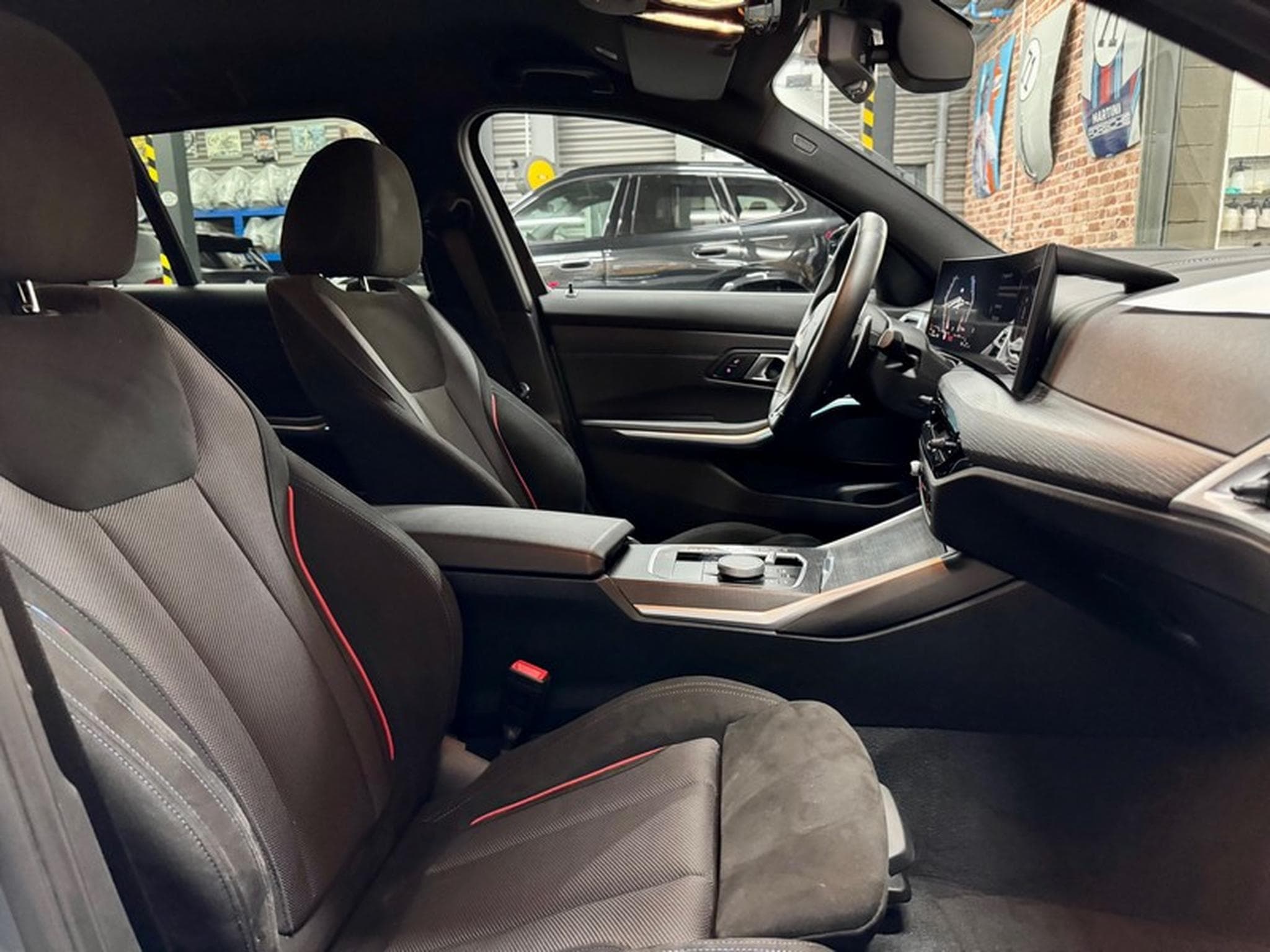 BMW 320 320dA Touring 2.0 190cv Auto xDrive M-SPORT (2025) - Photo 8