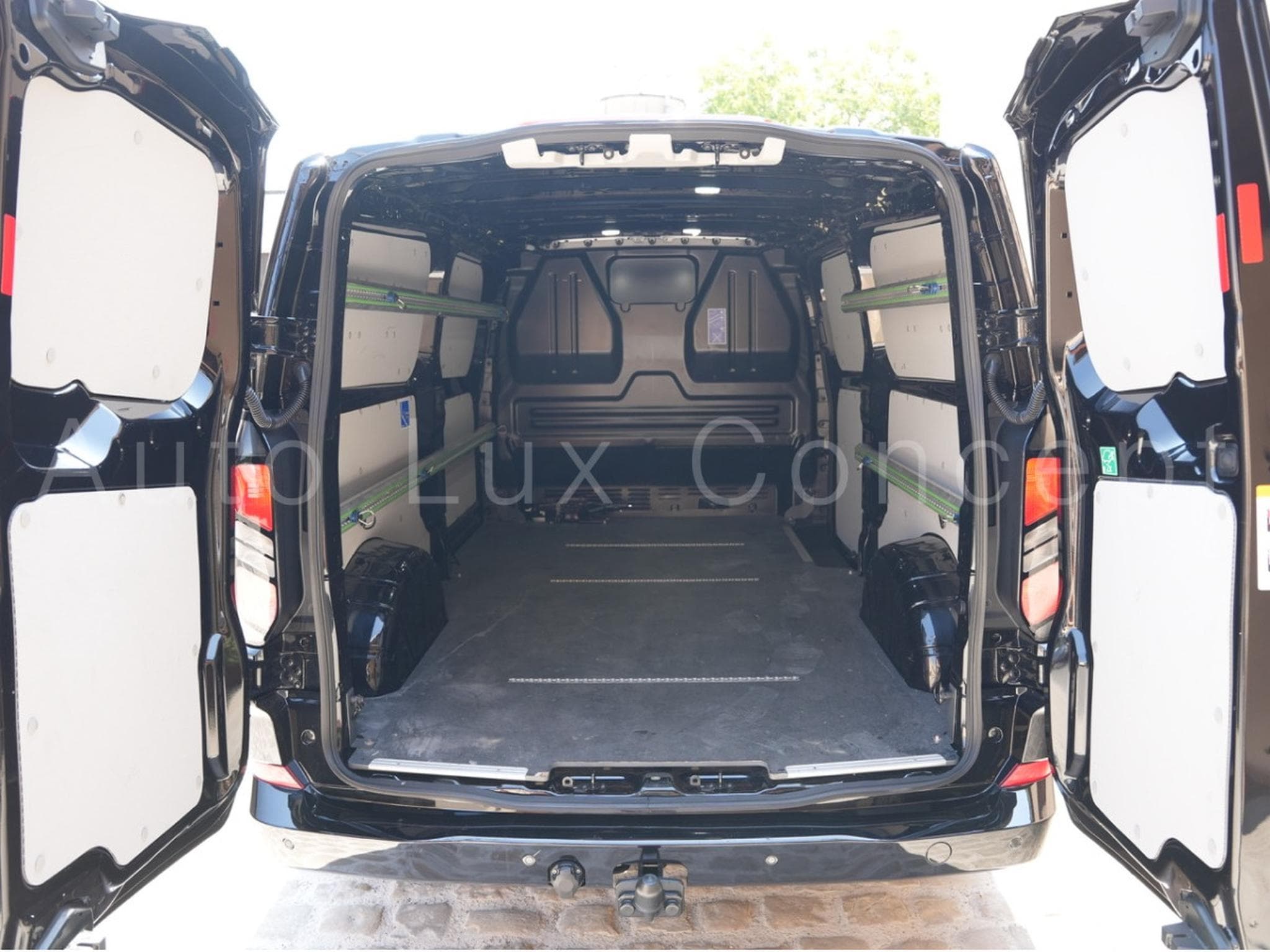 Ford Transit Fourgon 300 L2 Limited 2.0 EcoBlue 170 AT8 (2024) - Photo 23