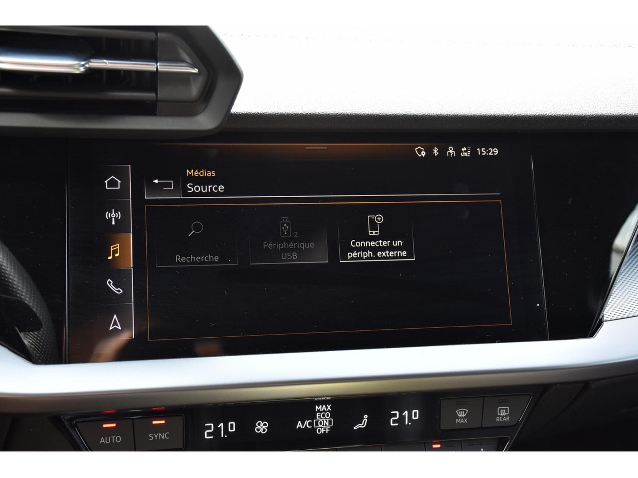 Audi A3 Sportback 40 TFSIe PHEV  S-Line S-Tronic ACC LANE CAM PARK (2023) - Photo 12