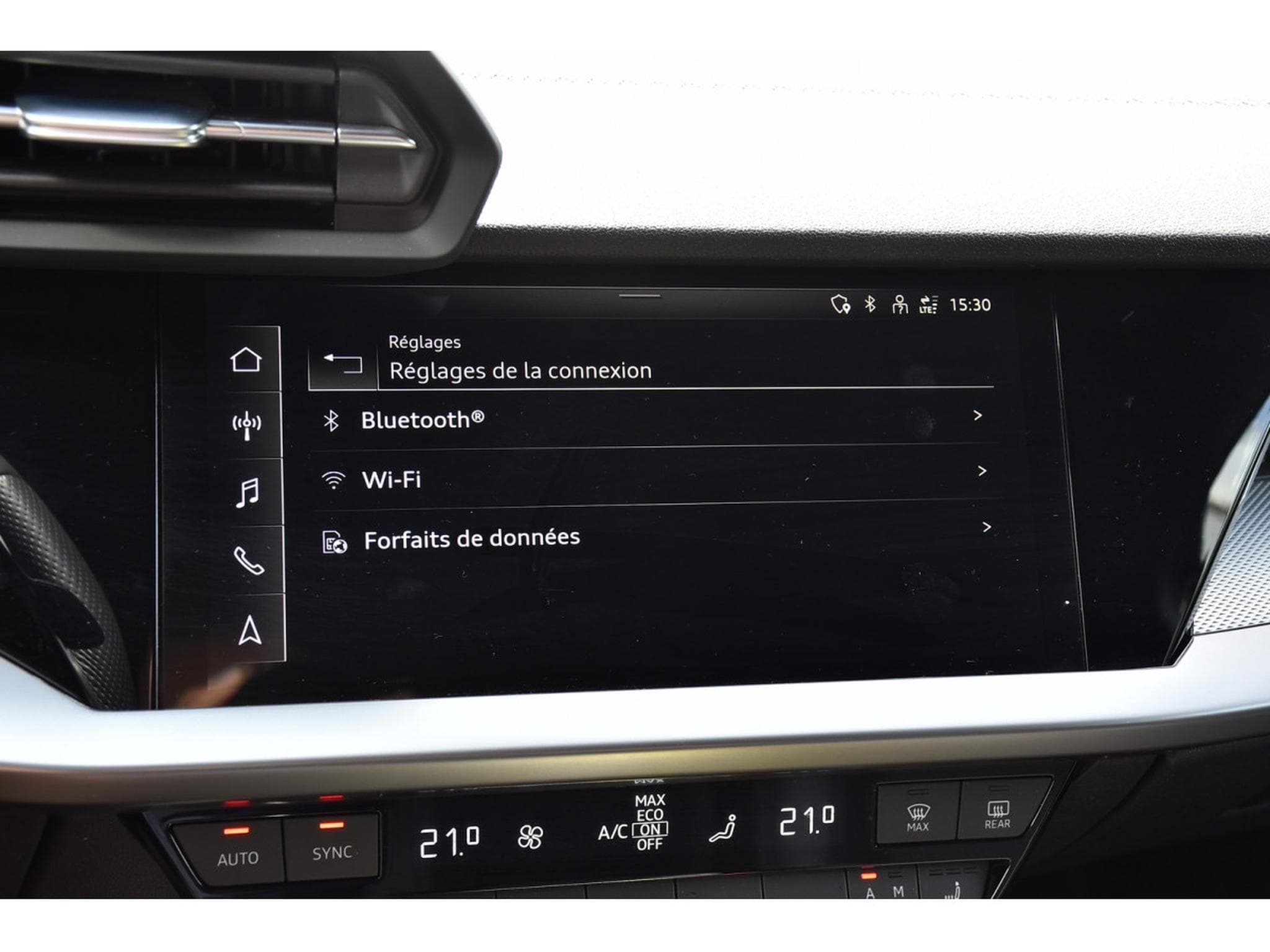 Audi A3 Sportback 40 TFSIe PHEV  S-Line S-Tronic ACC LANE CAM PARK (2023) - Photo 13