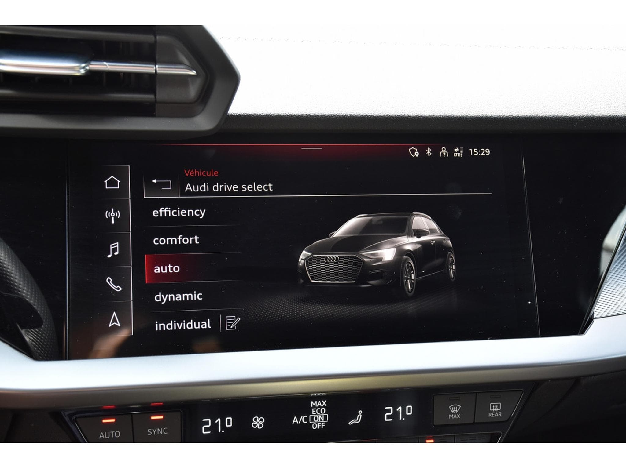 Audi A3 Sportback 40 TFSIe PHEV  S-Line S-Tronic ACC LANE CAM PARK (2023) - Photo 17