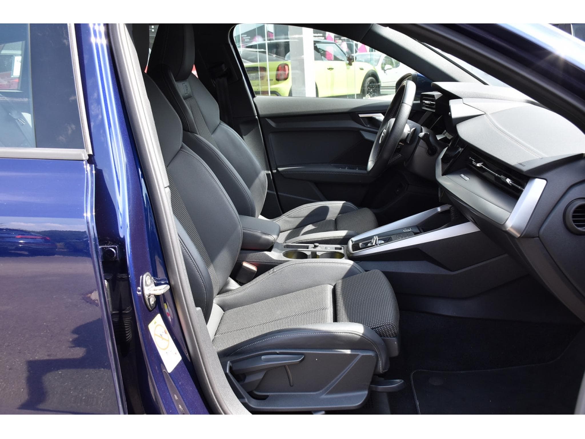 Audi A3 Sportback 40 TFSIe PHEV  S-Line S-Tronic ACC LANE CAM PARK (2023) - Photo 8
