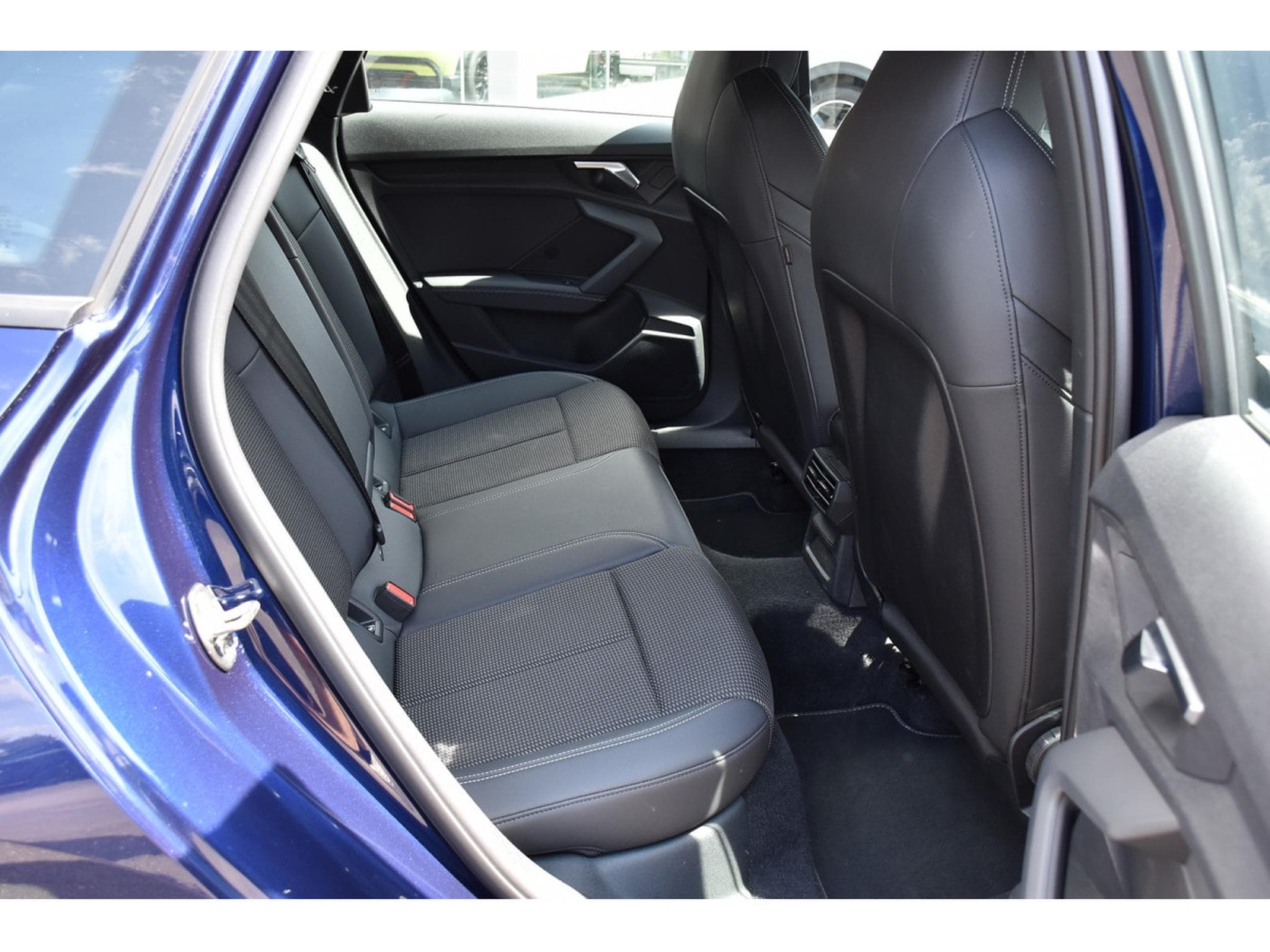 Audi A3 Sportback 40 TFSIe PHEV  S-Line S-Tronic ACC LANE CAM PARK (2023) - Photo 9