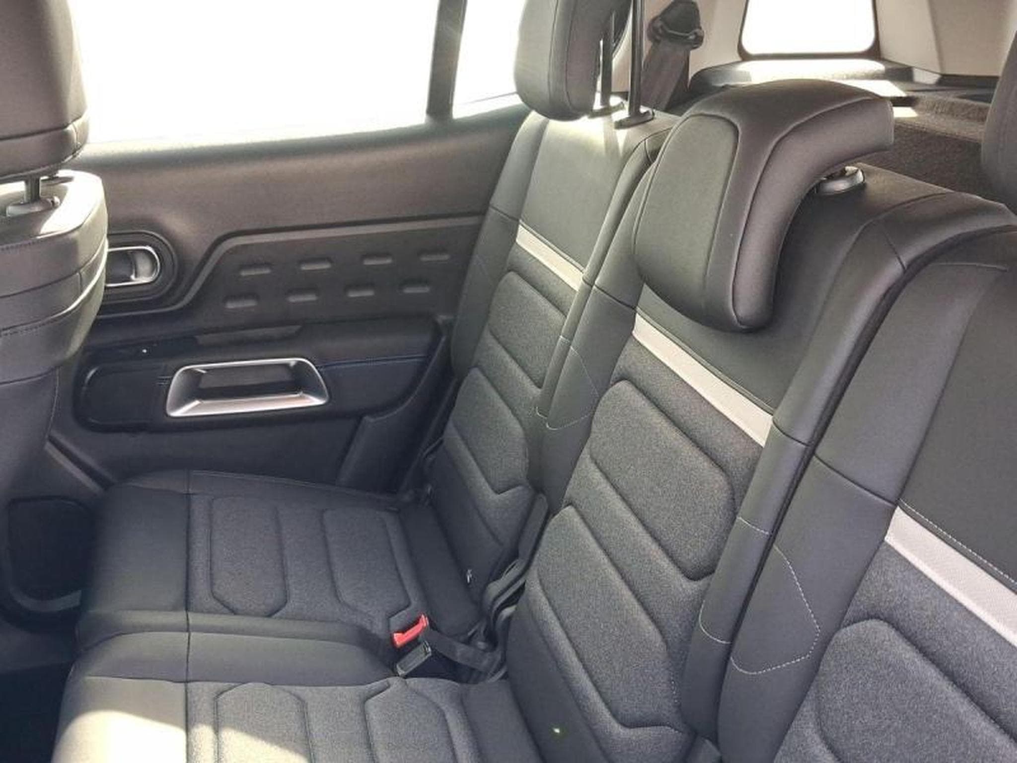 CITROEN C5 Aircross 1.2 Hybride 136ch MAX boite automatique (2025) - Photo 8