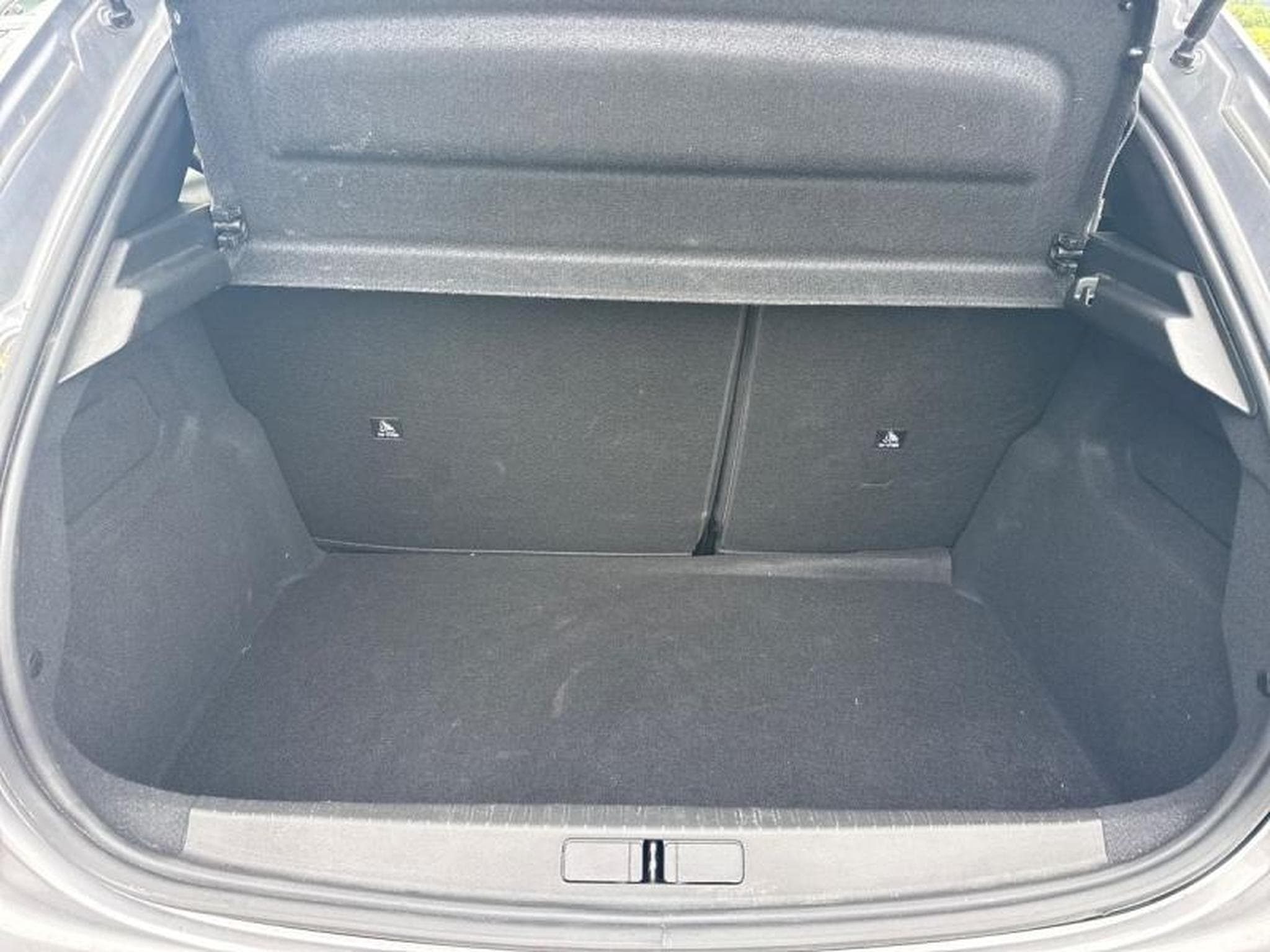 PEUGEOT 208 1.2 100ch S&S Allure (2025) - Photo 6