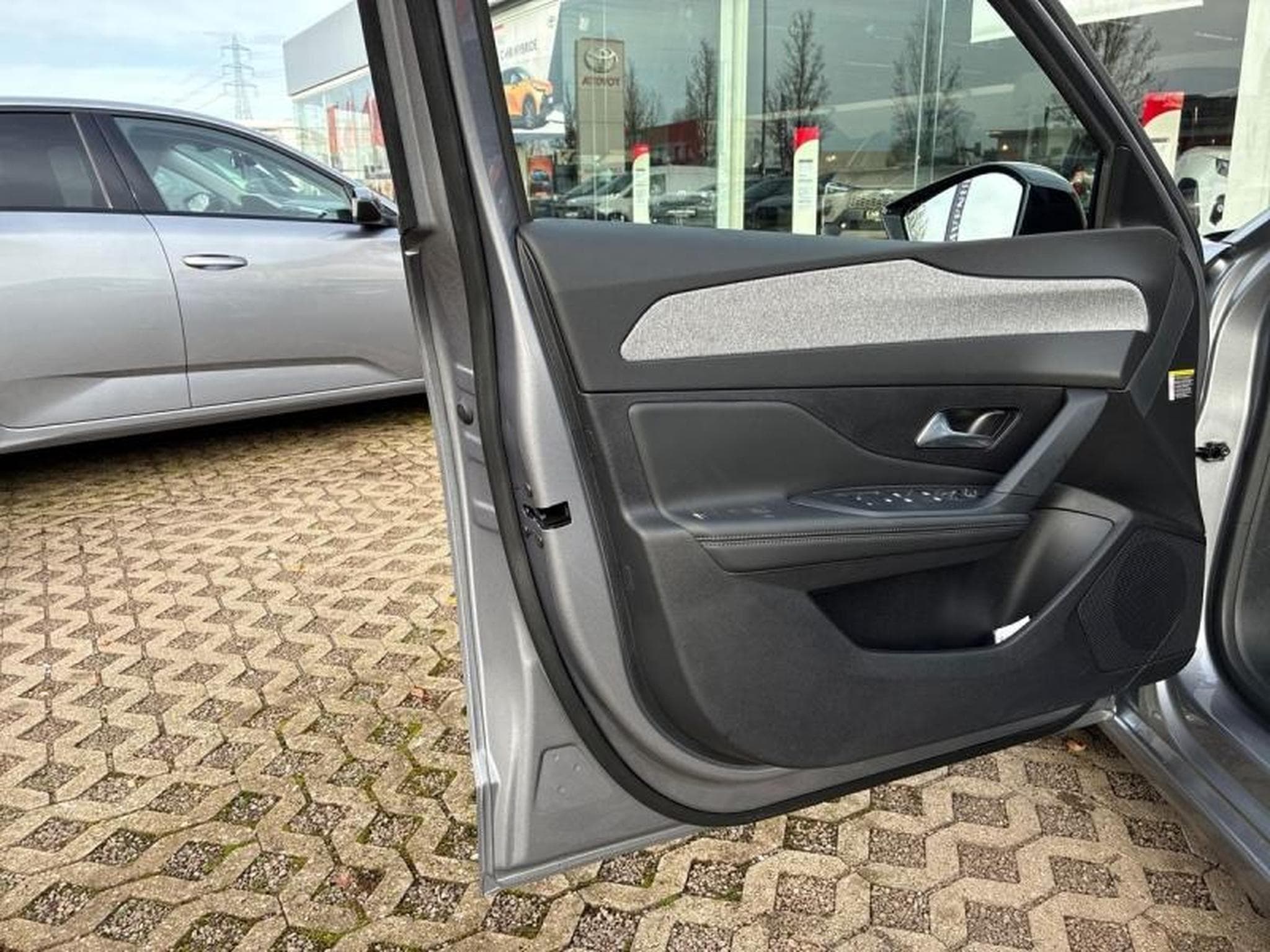 PEUGEOT 308 1.5 BlueHDi 130ch S&S Allure EAT8 (2025) - Photo 10
