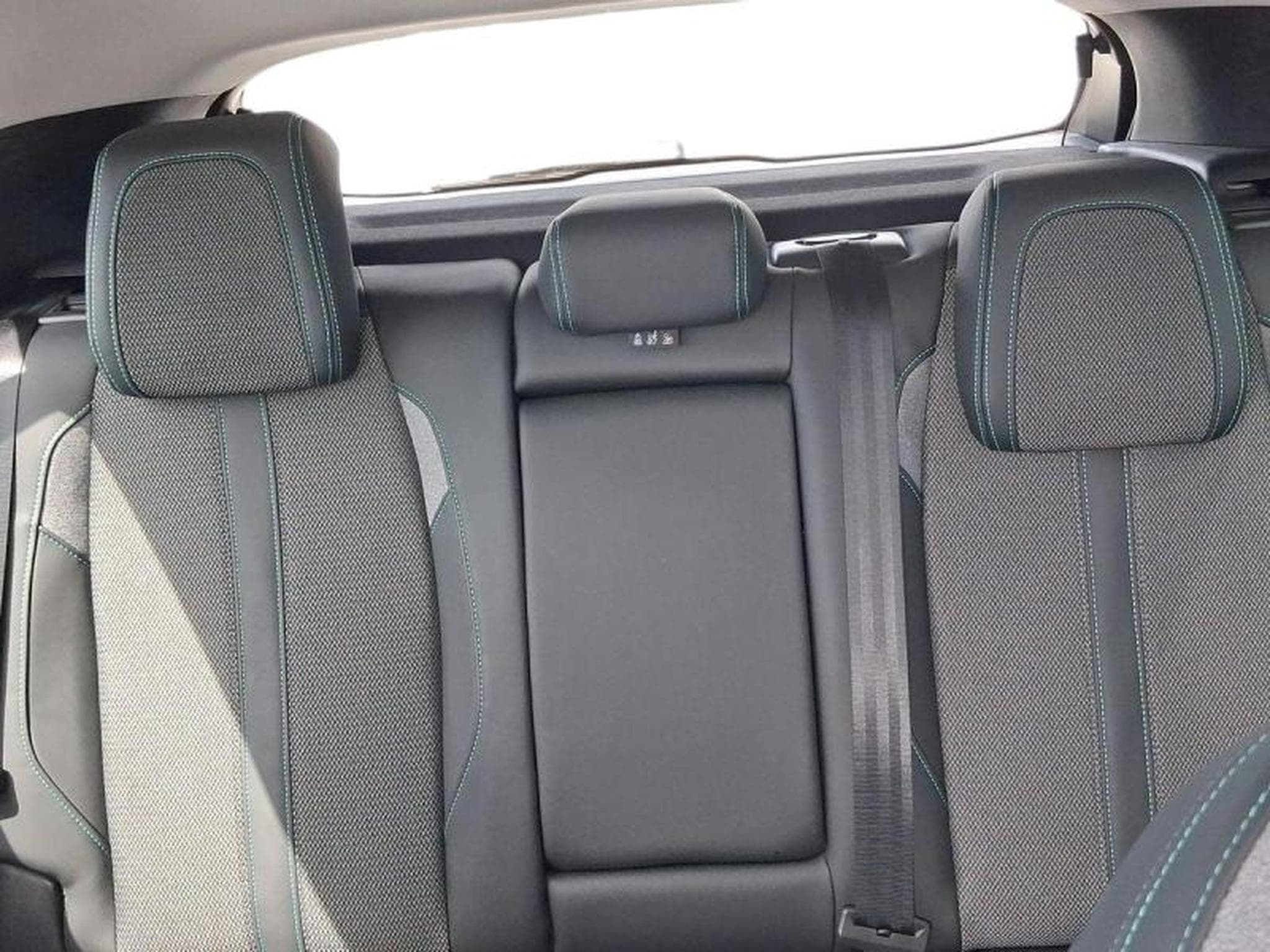 PEUGEOT 308 1.5 BlueHDi 130ch S&S Allure EAT8 (2024) - Photo 4