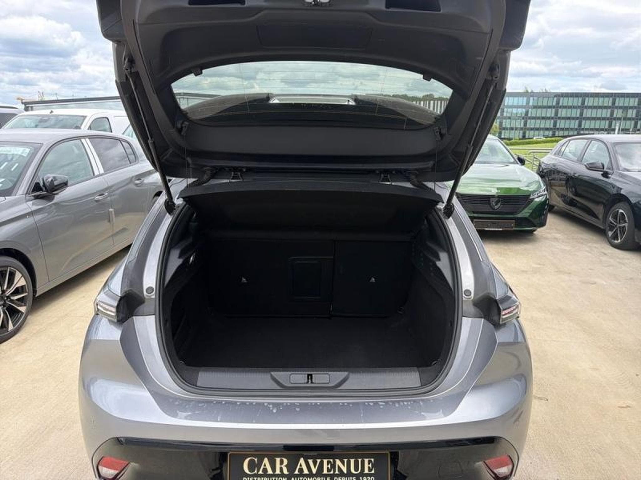 PEUGEOT 308 1.5 BlueHDi 130ch S&S Allure EAT8 (2024) - Photo 8