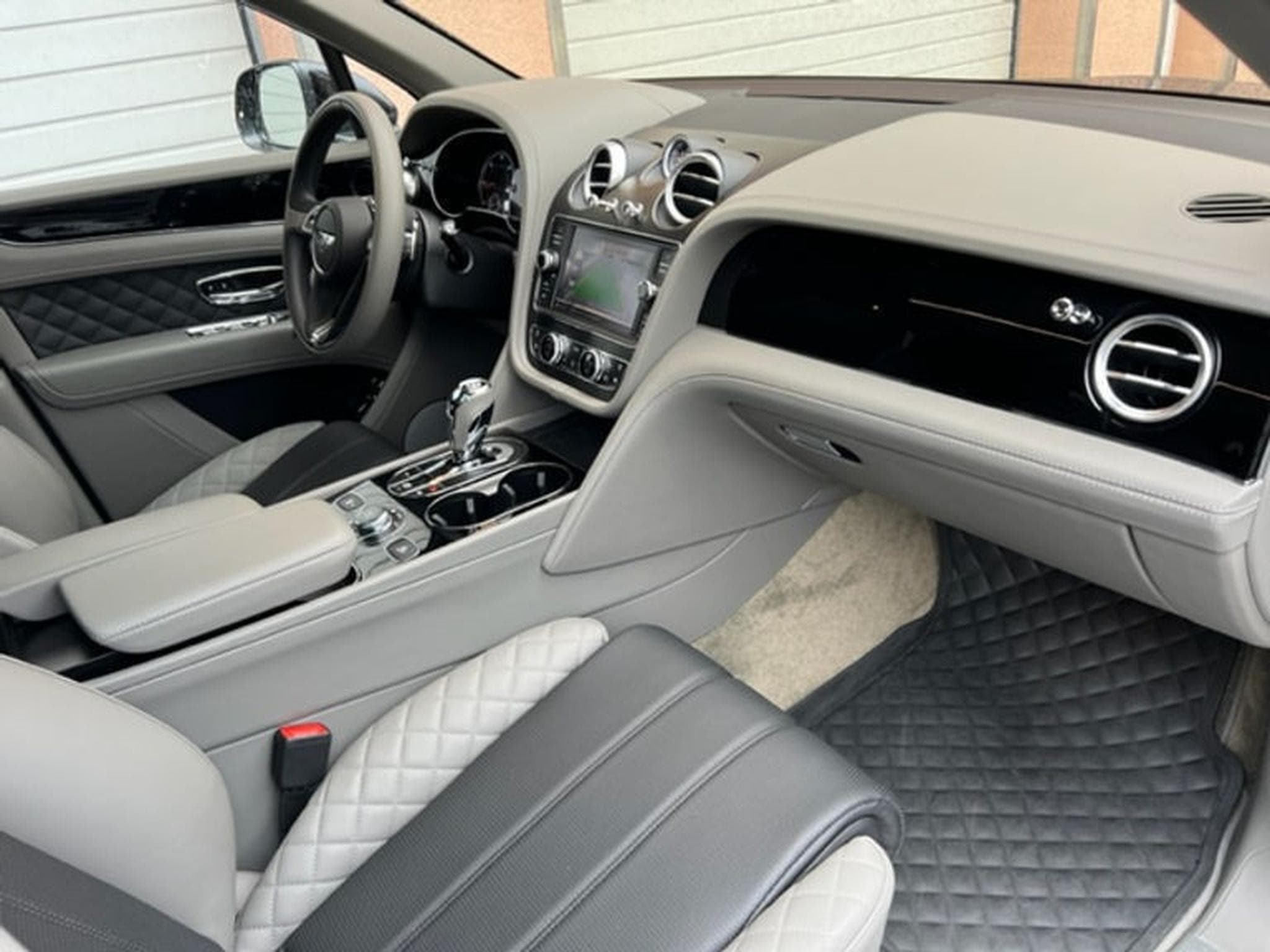 Bentley Bentayga 4.0 V8 Diesel 4WD Autom.Mulliner (2018) - Photo 10