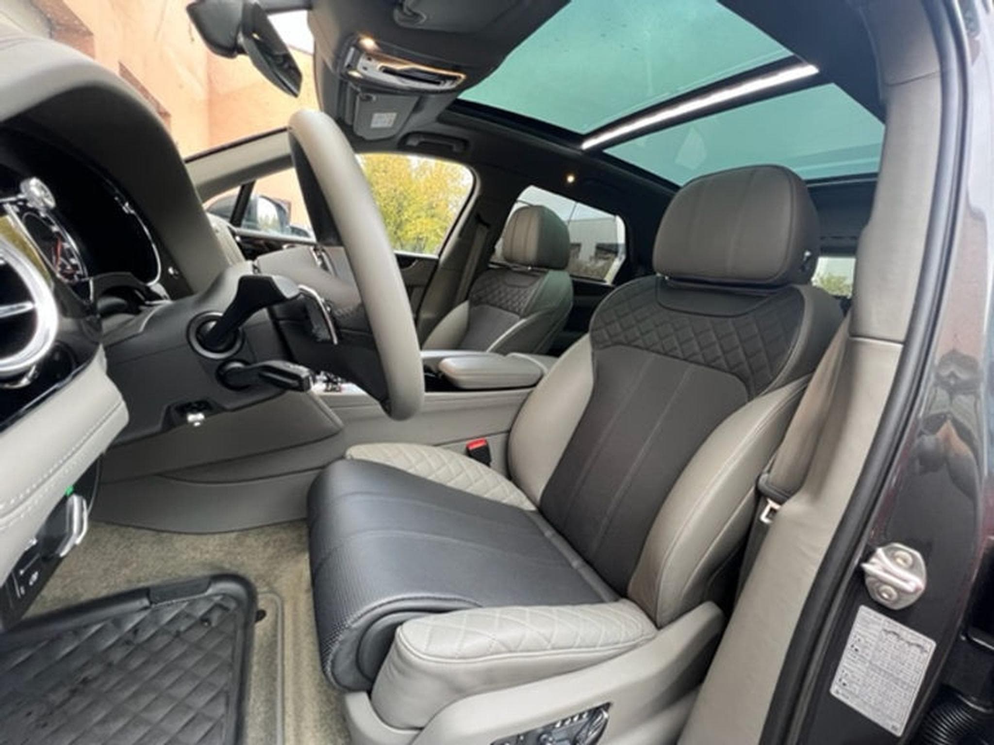 Bentley Bentayga 4.0 V8 Diesel 4WD Autom.Mulliner (2018) - Photo 11