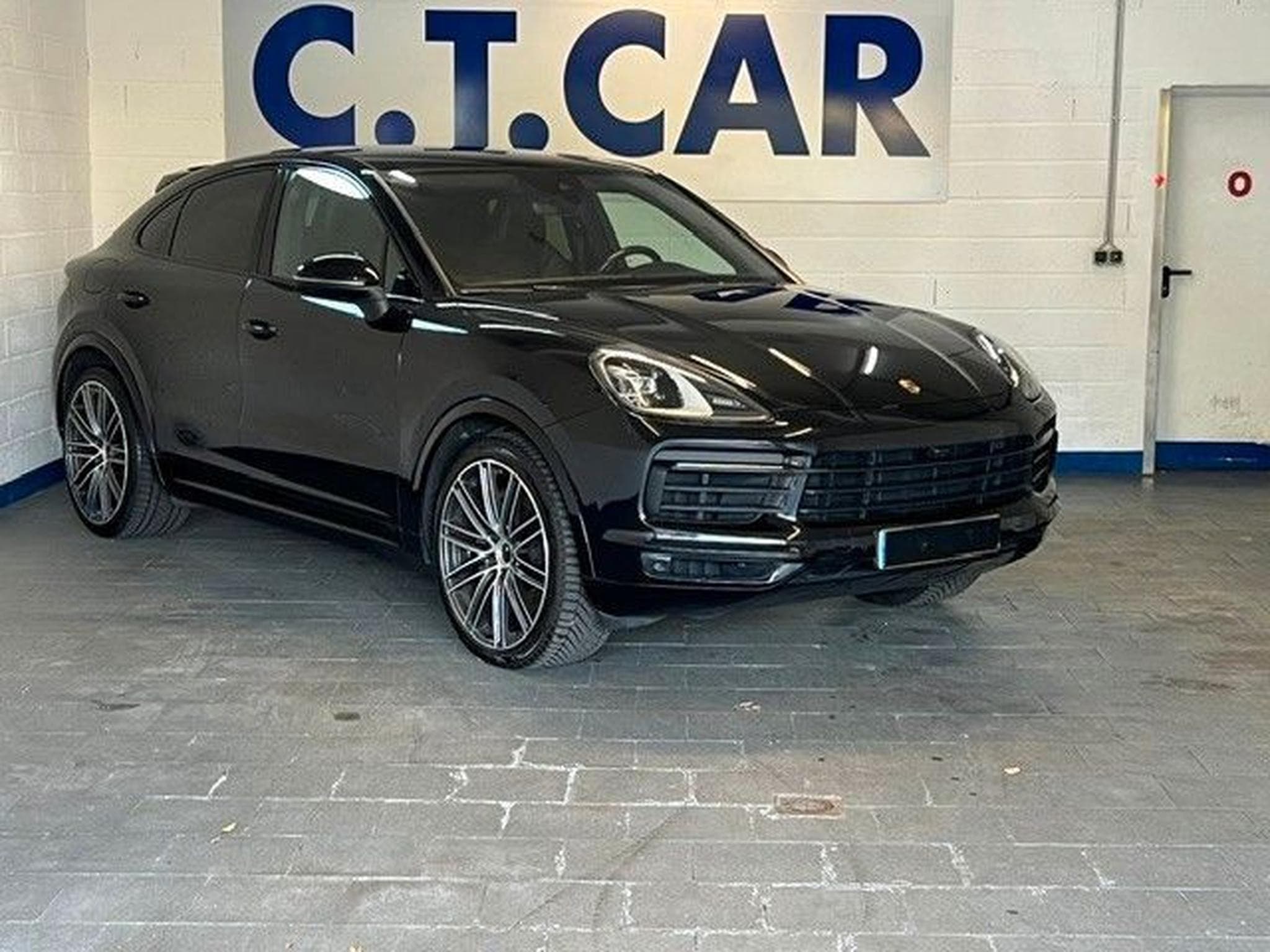 Porsche Cayenne Coupe S /VOLL /panorama /AHK (2020) - Photo 1