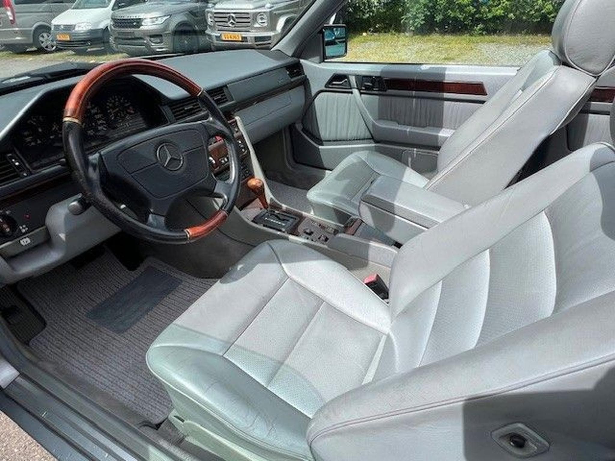 Mercedes E 320 AMG Line -  W124 (1995) - Photo 10