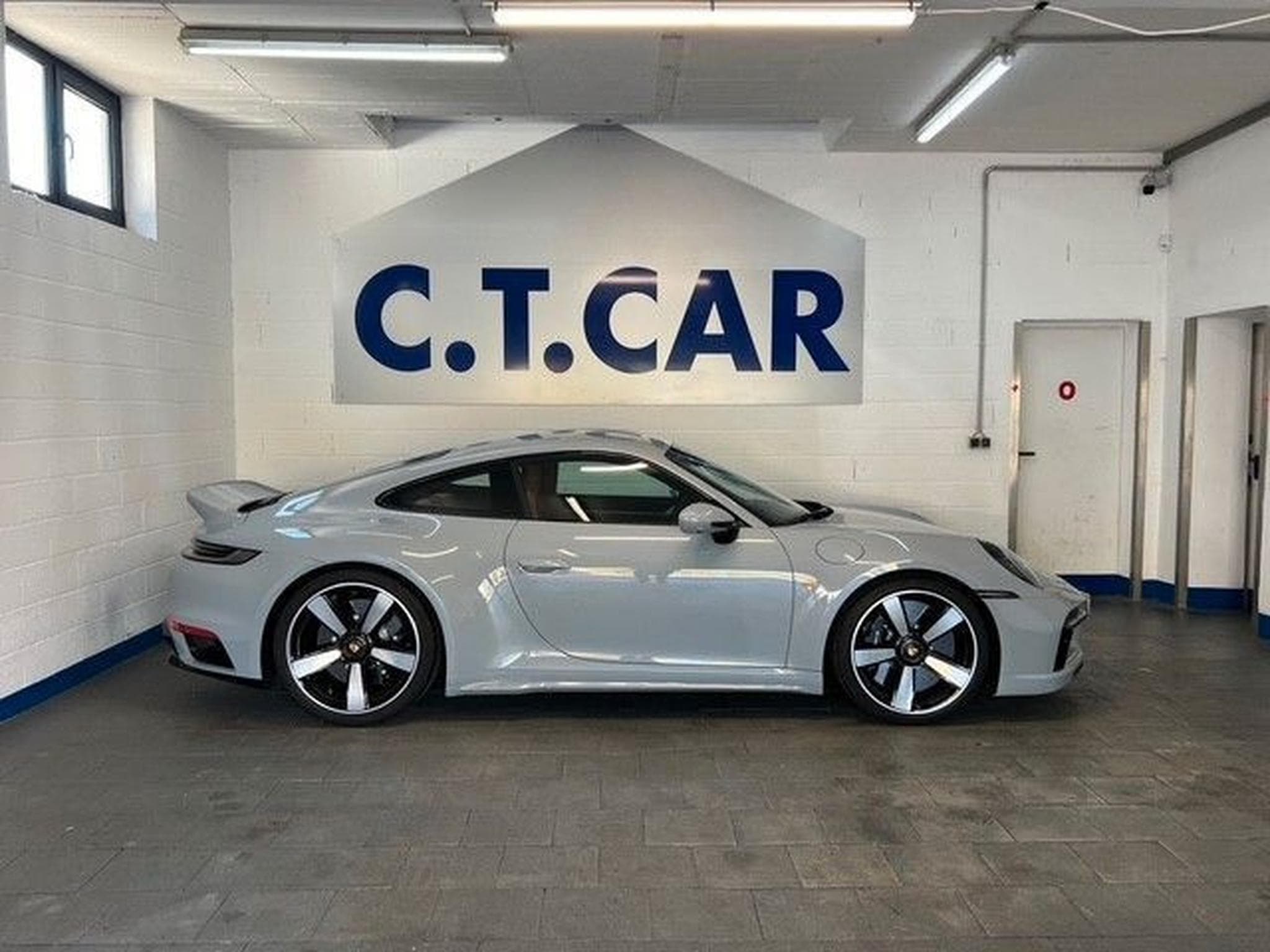 Porsche 911 911 Sport Classic I Limited Edition 560 of 1.250 I Heritage (2022) - Photo 2