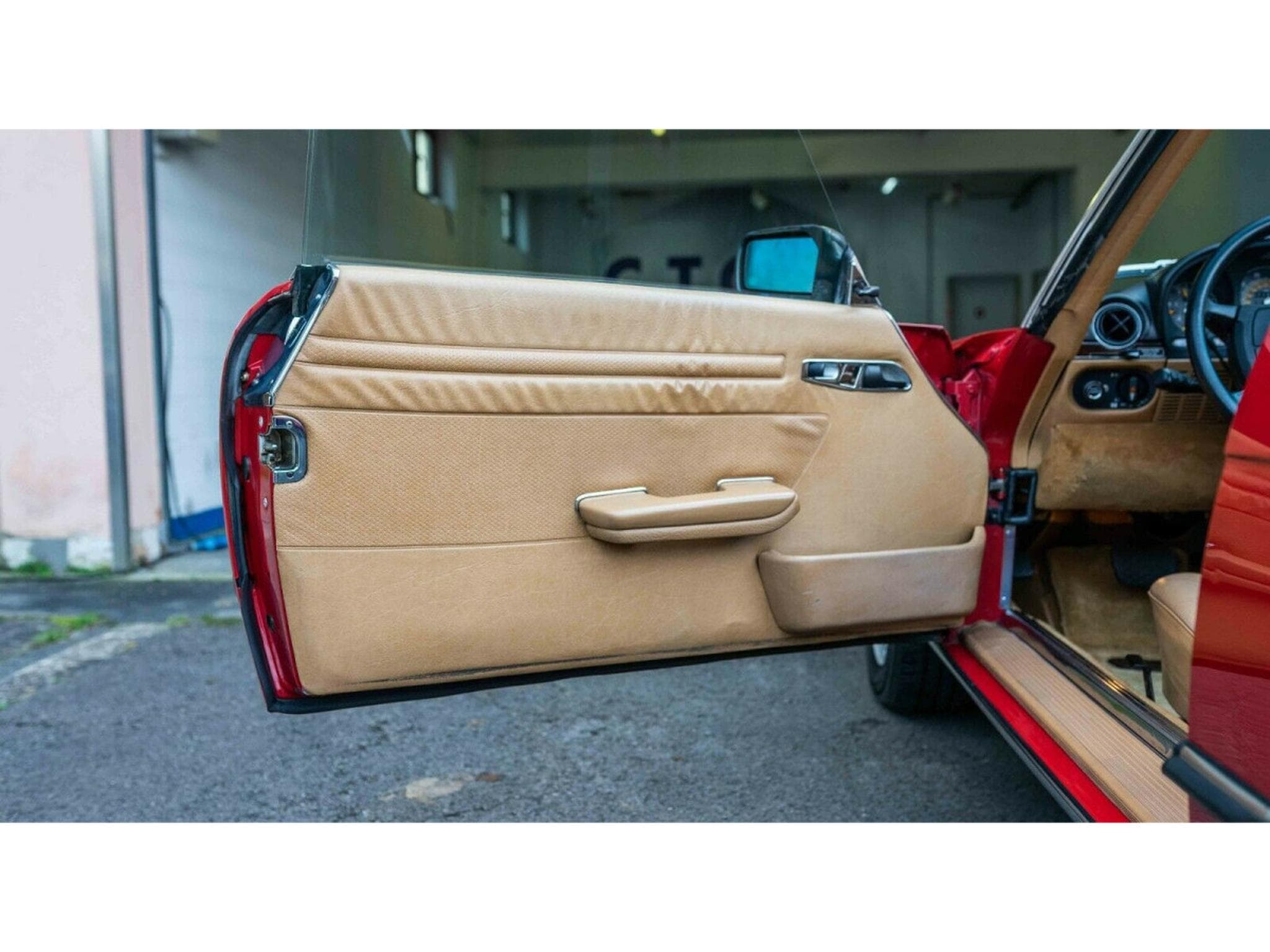 Mercedes SL 560 R107 (1987) - Photo 14