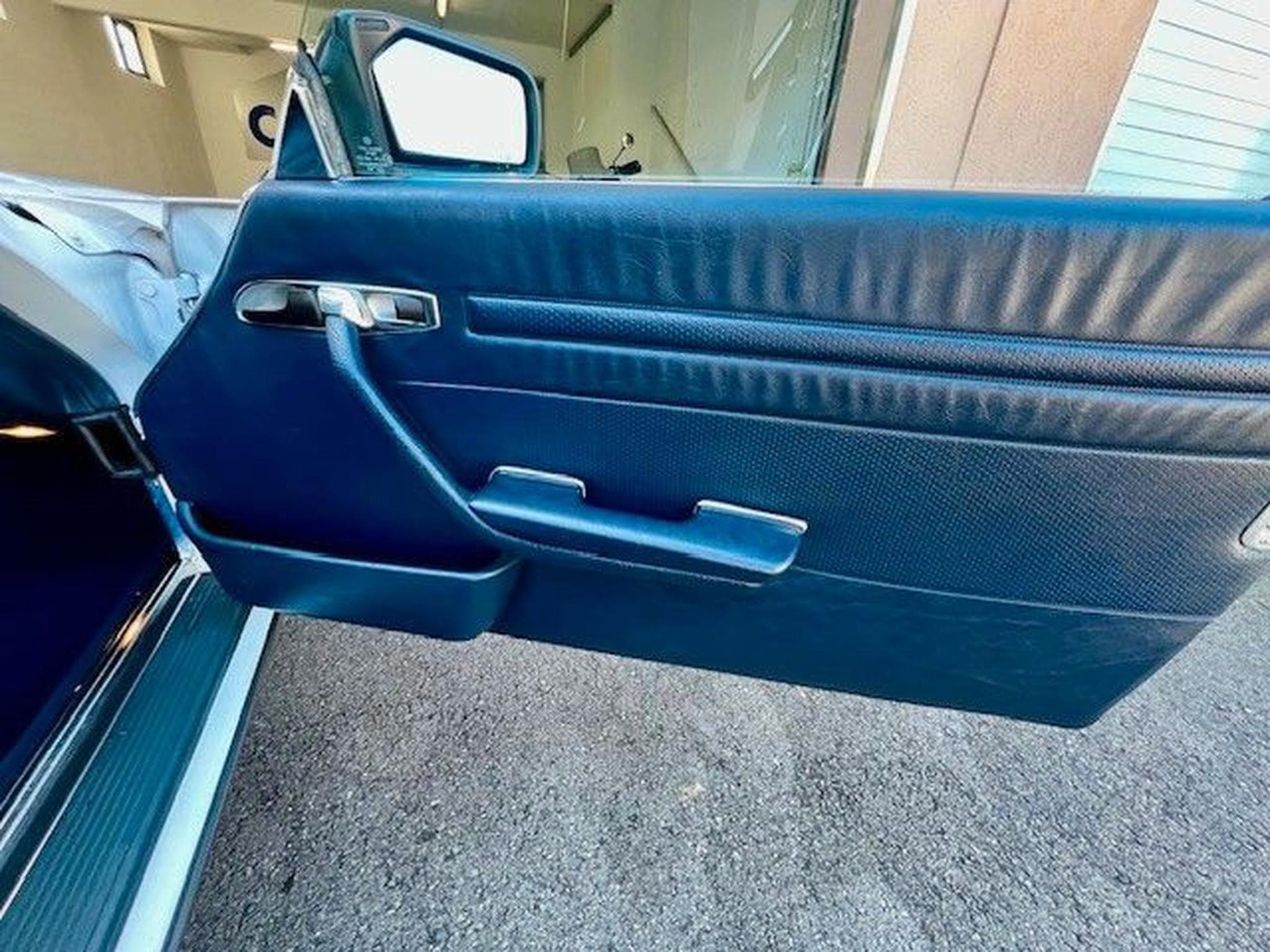 Mercedes SL 560 R107- top Zustand - 2 HAND (1988) - Photo 25