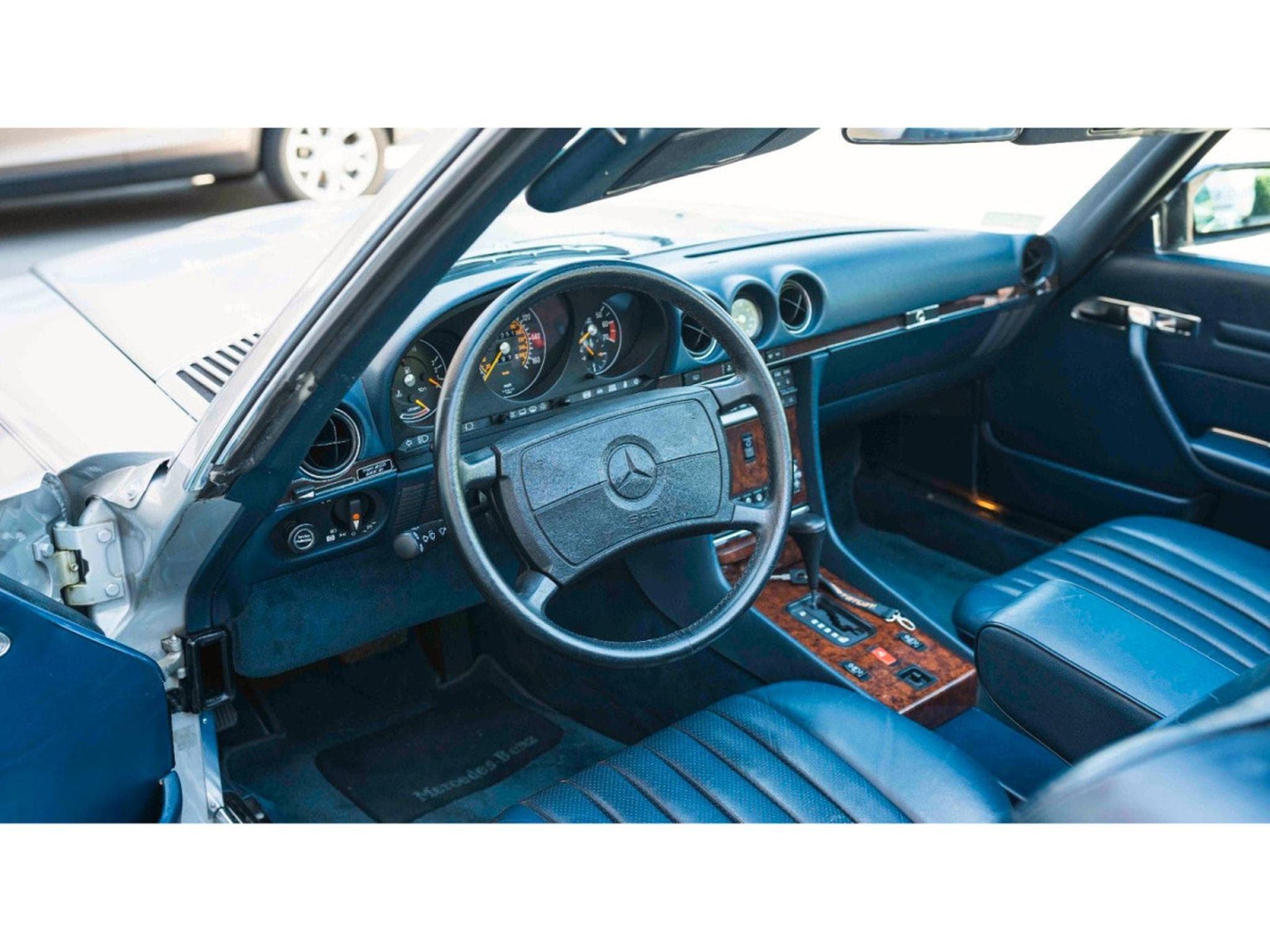 Mercedes SL 560 Auto. (1989) - Photo 12