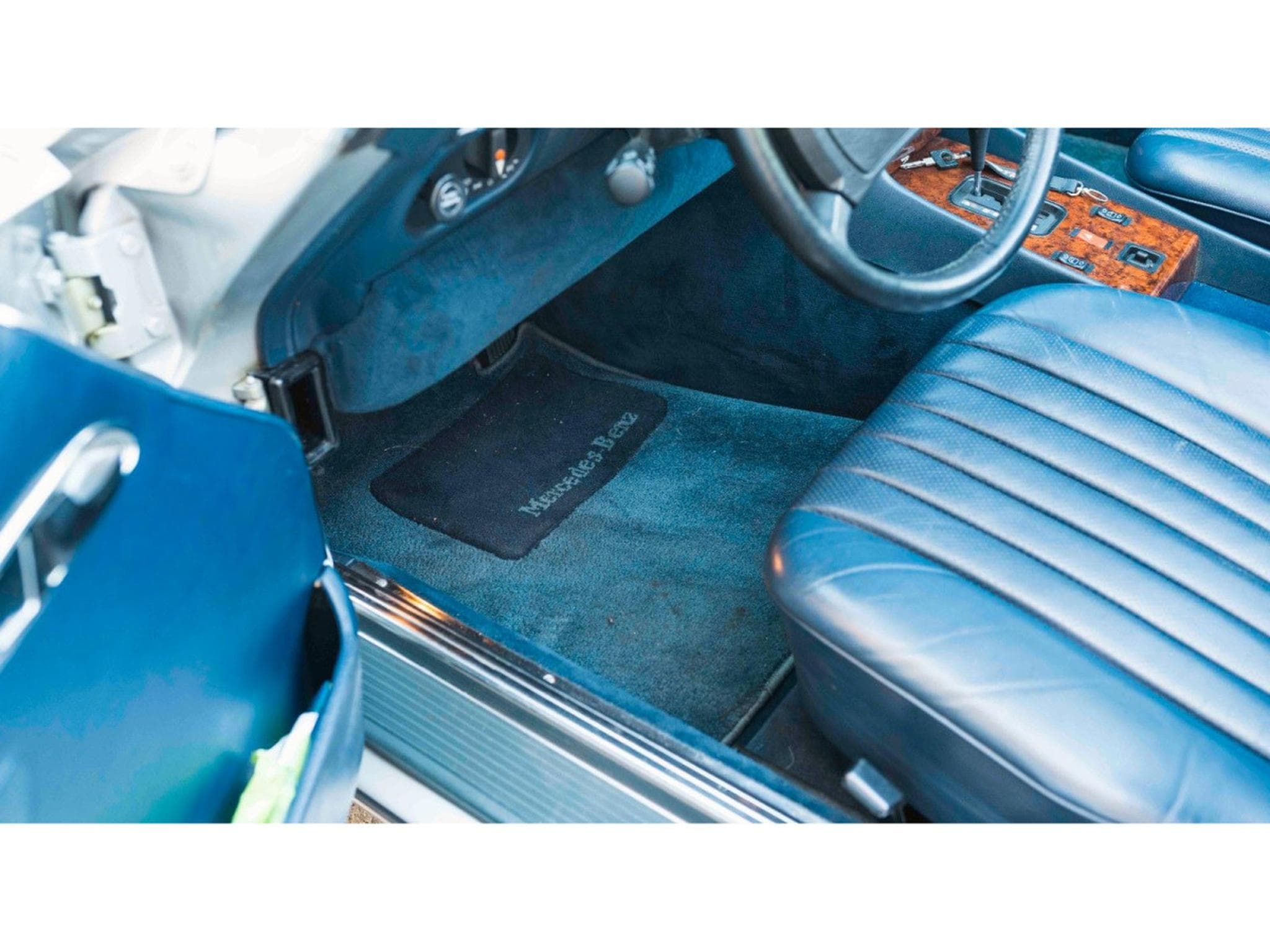 Mercedes SL 560 Auto. (1989) - Photo 13