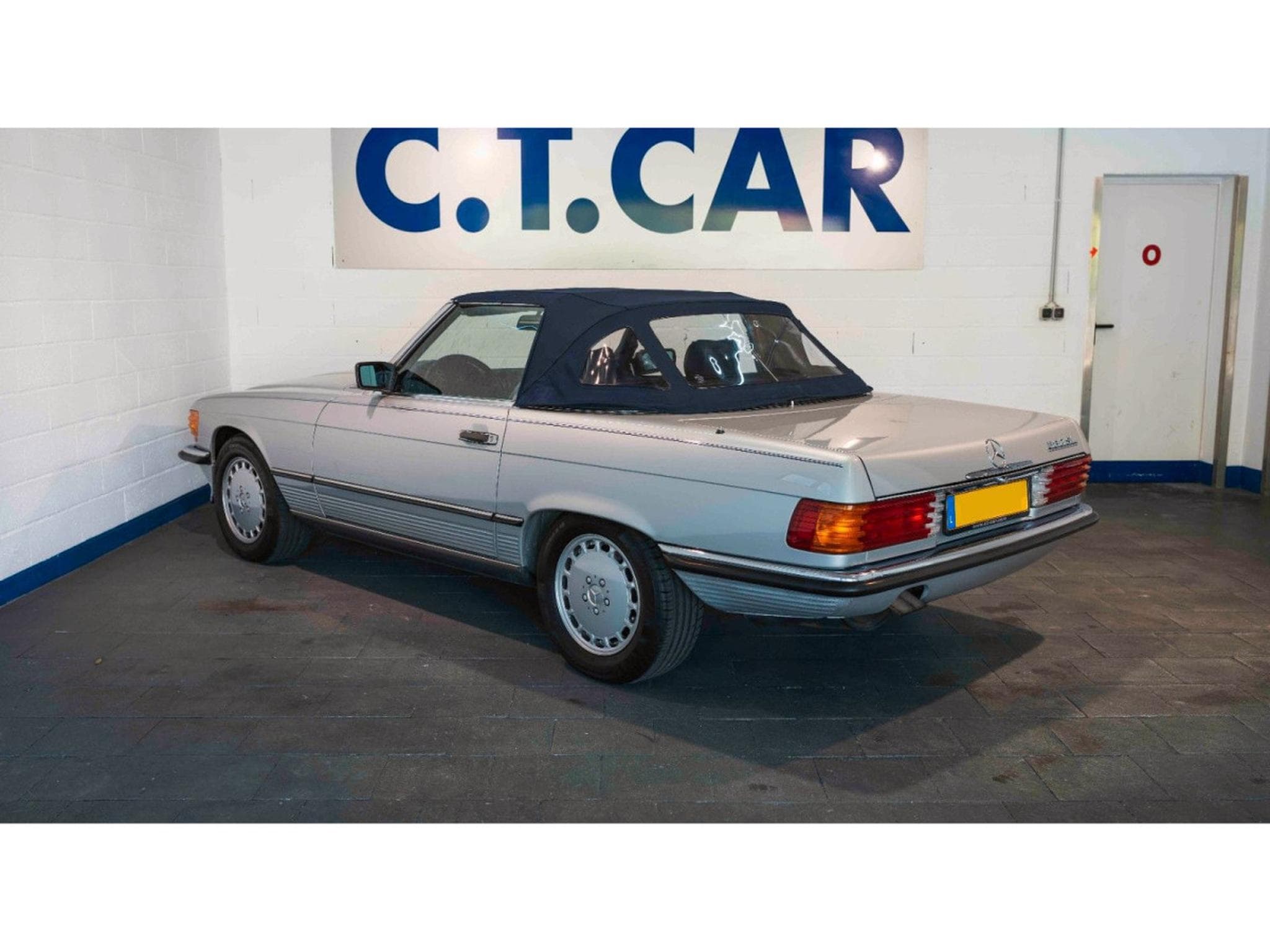 Mercedes SL 560 Auto. (1989) - Photo 6