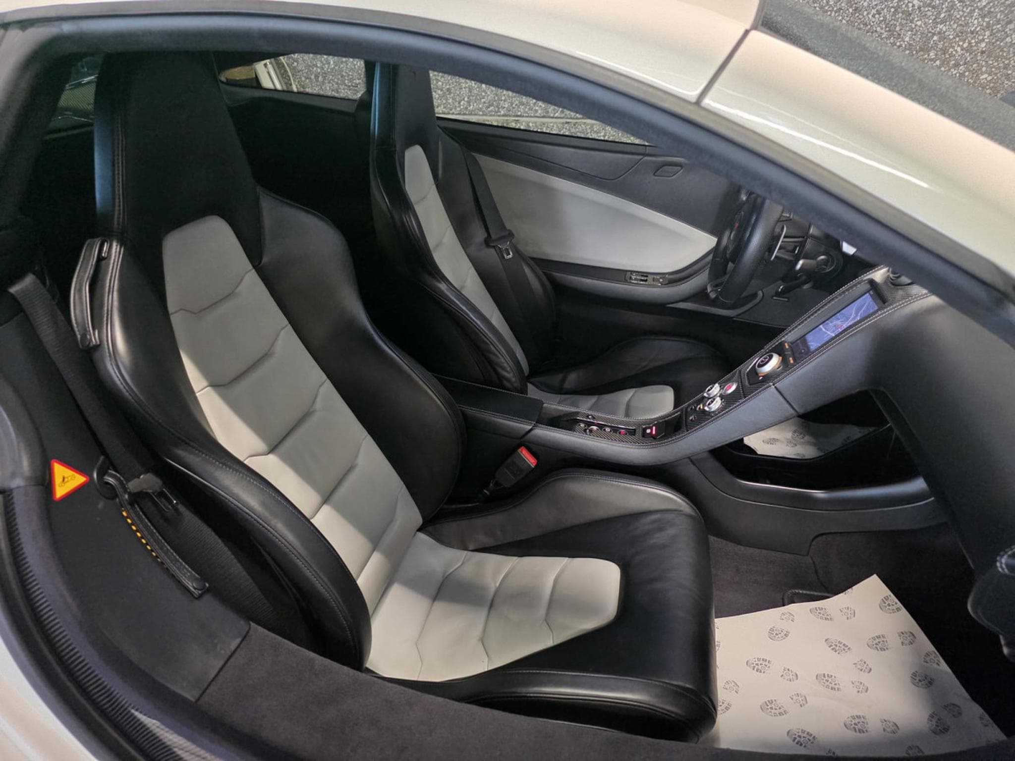 McLaren MP4-12C MP4-12C Carbon EX VIP CRISTIANO RONALDO (2012) - Photo 11