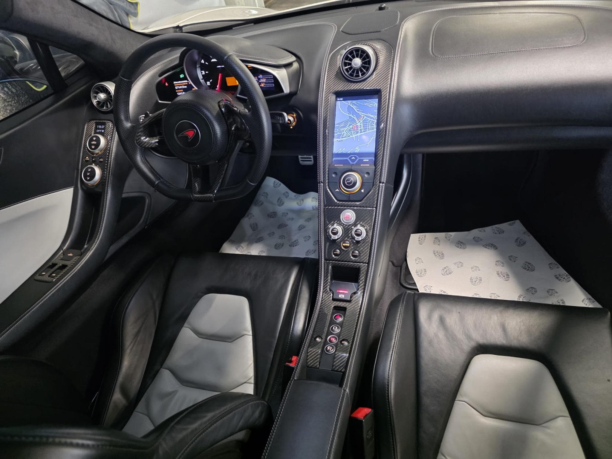 McLaren MP4-12C MP4-12C Carbon EX VIP CRISTIANO RONALDO (2012) - Photo 13